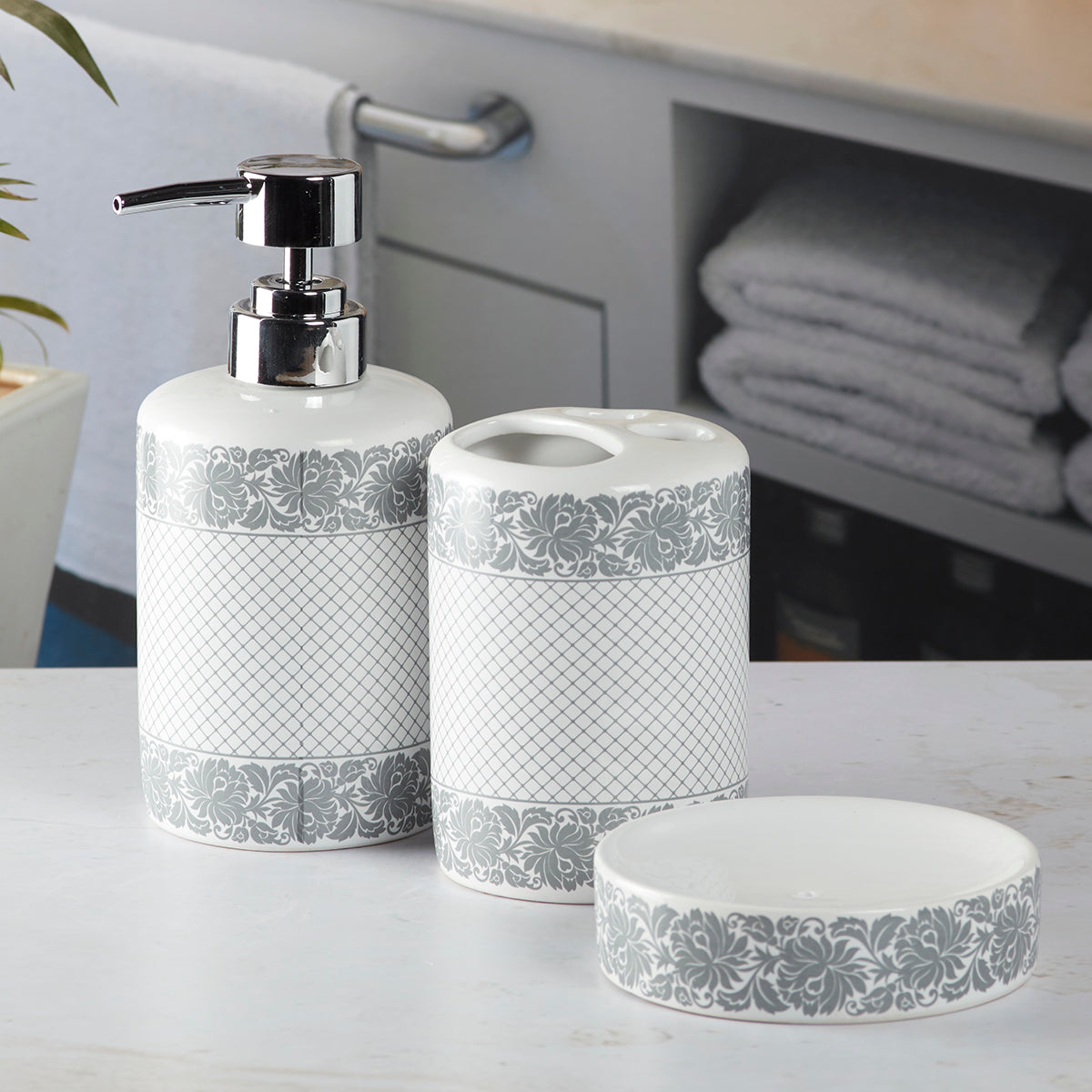 Ceramic Bathroom Accessories Set of 3 Bath Set with Soap Dispenser (5765)