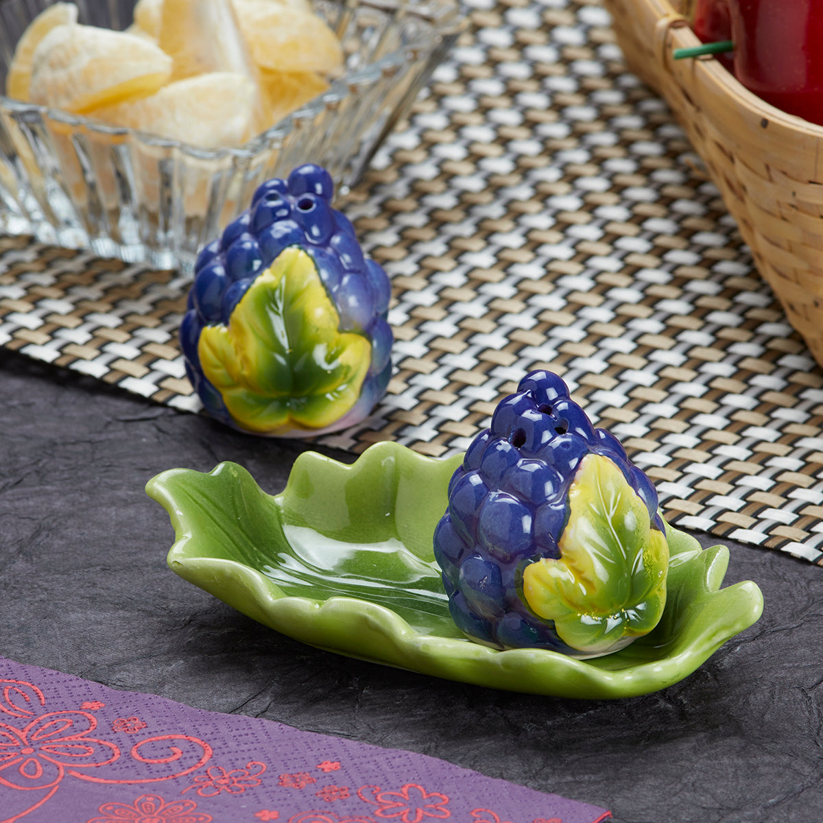 Ceramic Salt Pepper Container Set with tray for Dining Table (10173)