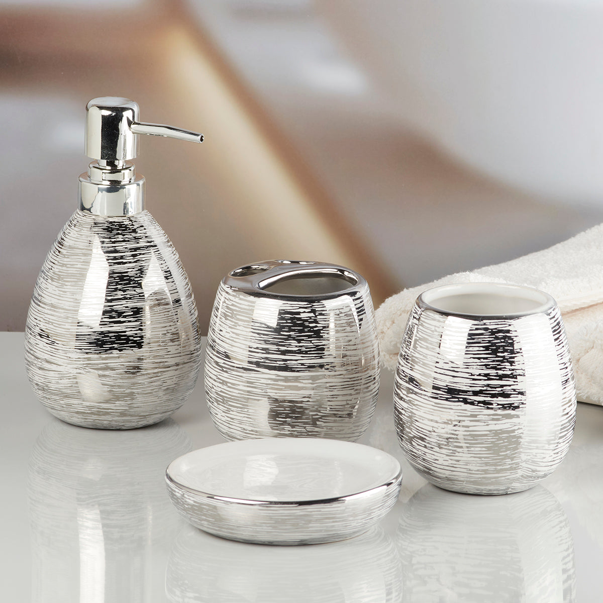 Ceramic Bathroom Accessories Set of 4 Bath Set with Soap Dispenser (9751)