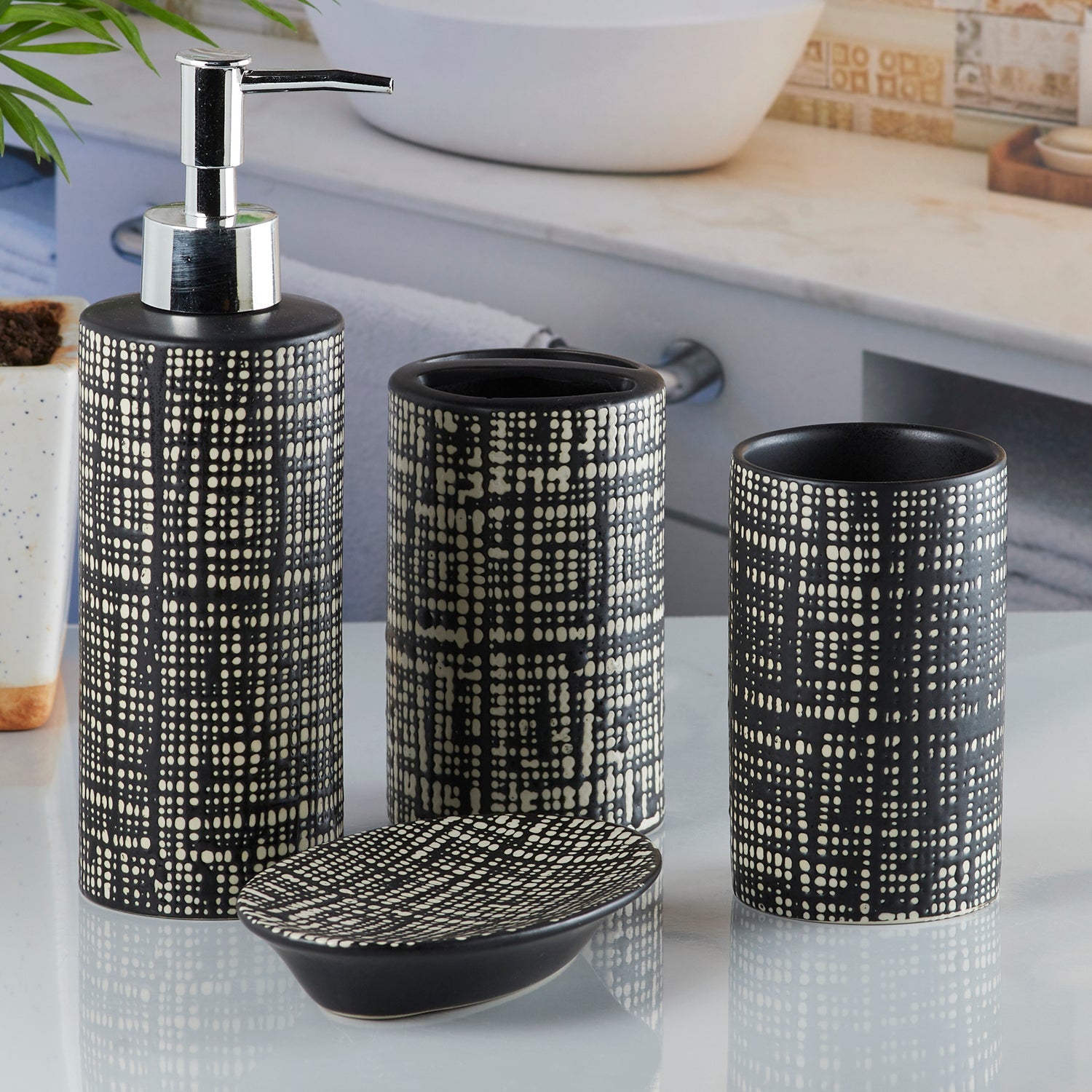 Ceramic Bathroom Set of 4 with Soap Dispenser, Red(5748)