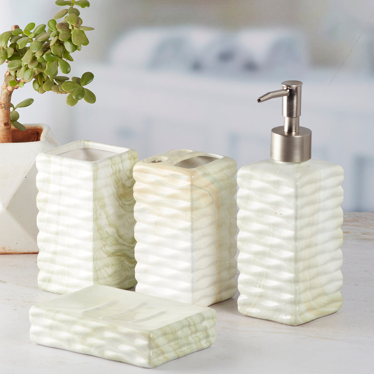 Ceramic Bathroom Accessories Set of 4 Bath Set with Soap Dispenser (7693)