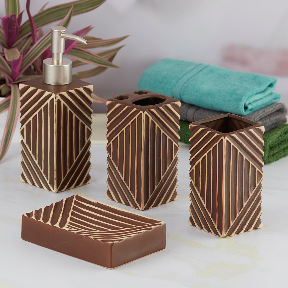 Ceramic Bathroom Set of 4 with Soap Dispenser (7699)