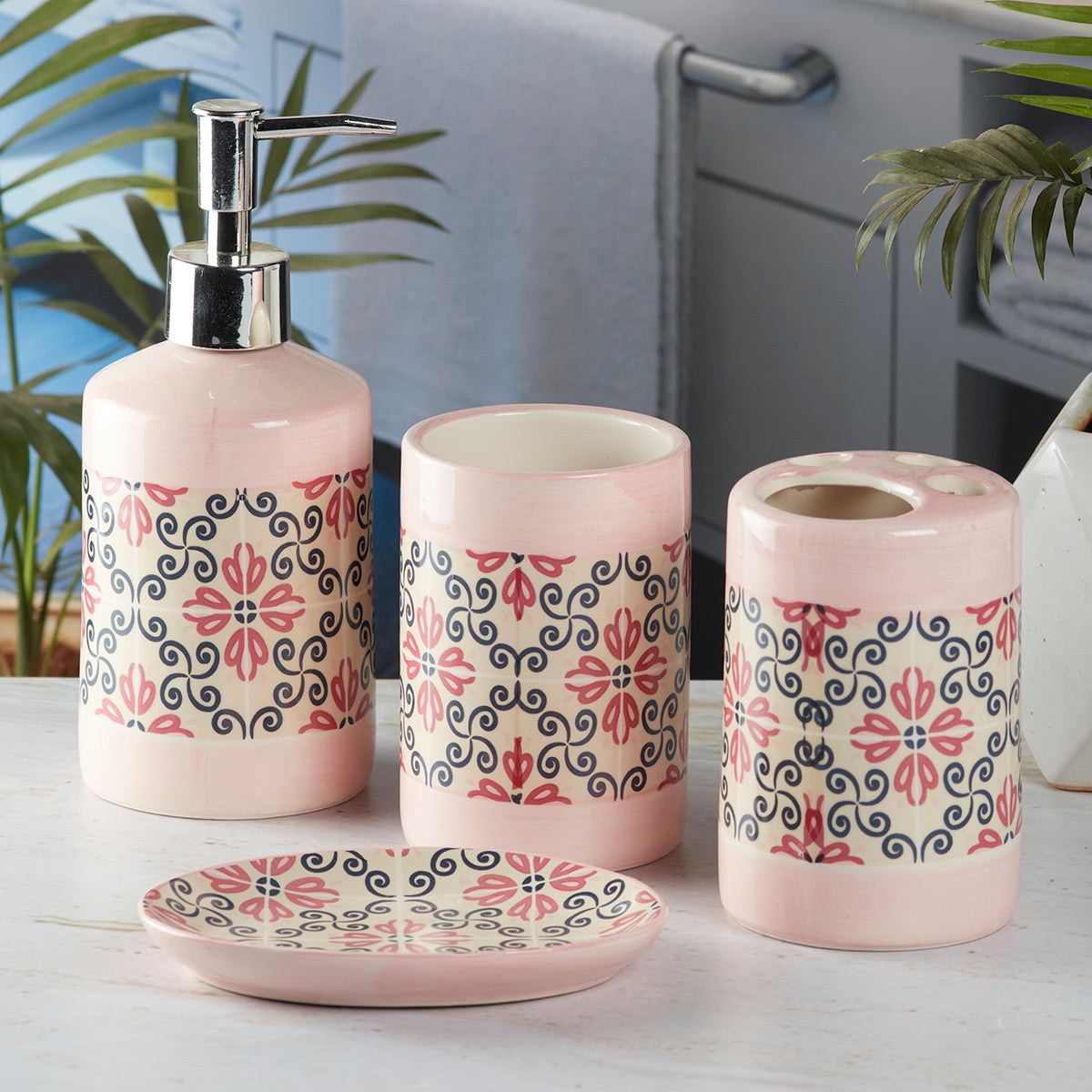 Ceramic Bathroom Accessories Set of 4 Bath Set with Soap Dispenser (8118)