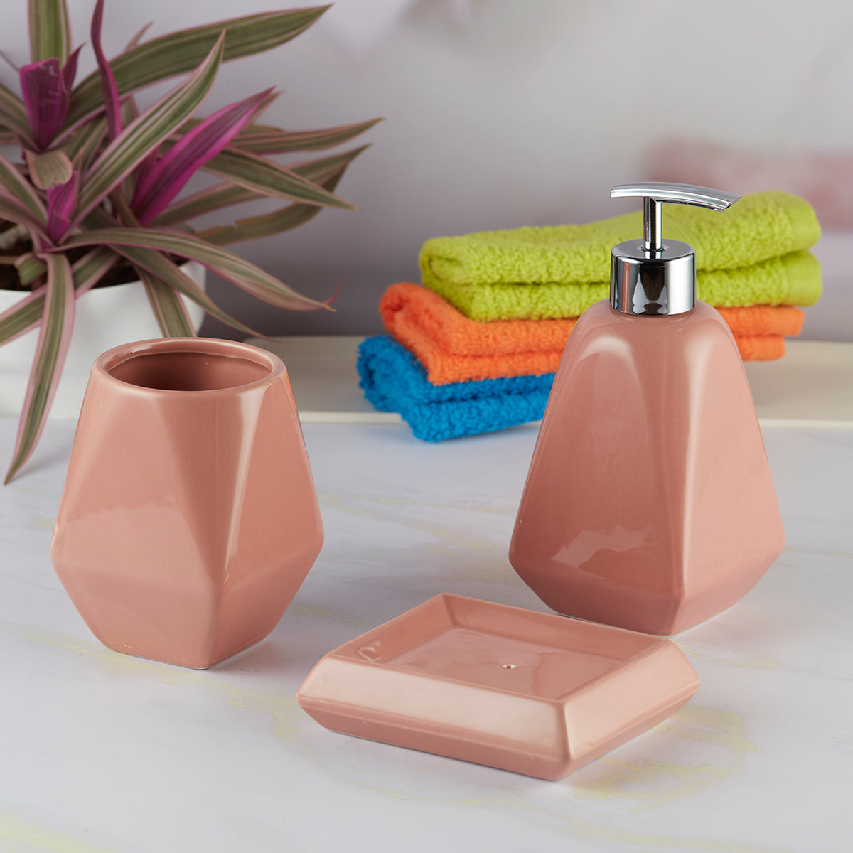 Ceramic Bathroom Accessories Set of 3 Bath Set with Soap Dispenser (8127)
