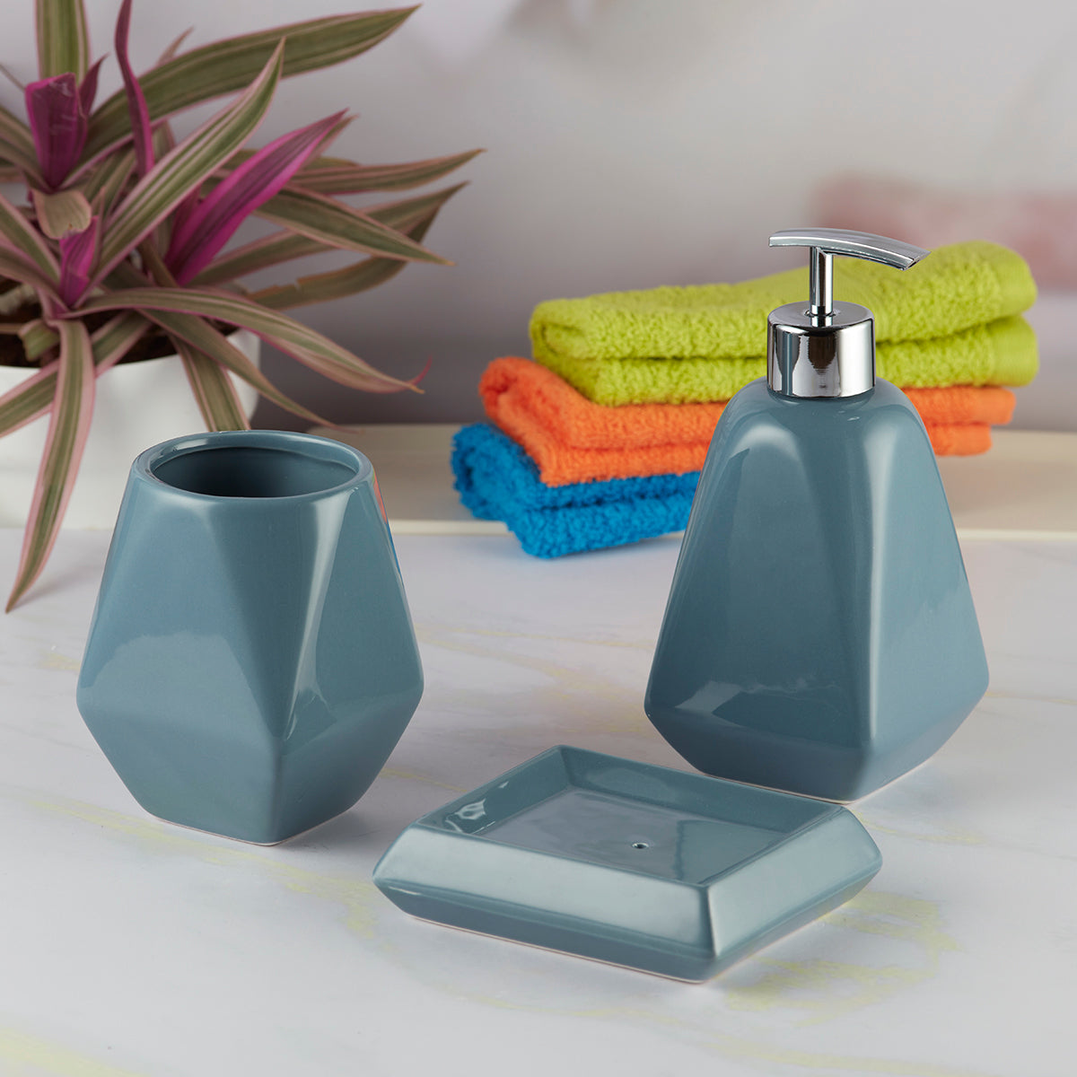 Ceramic Bathroom Accessories Set of 3 with Soap Dispenser (8125)