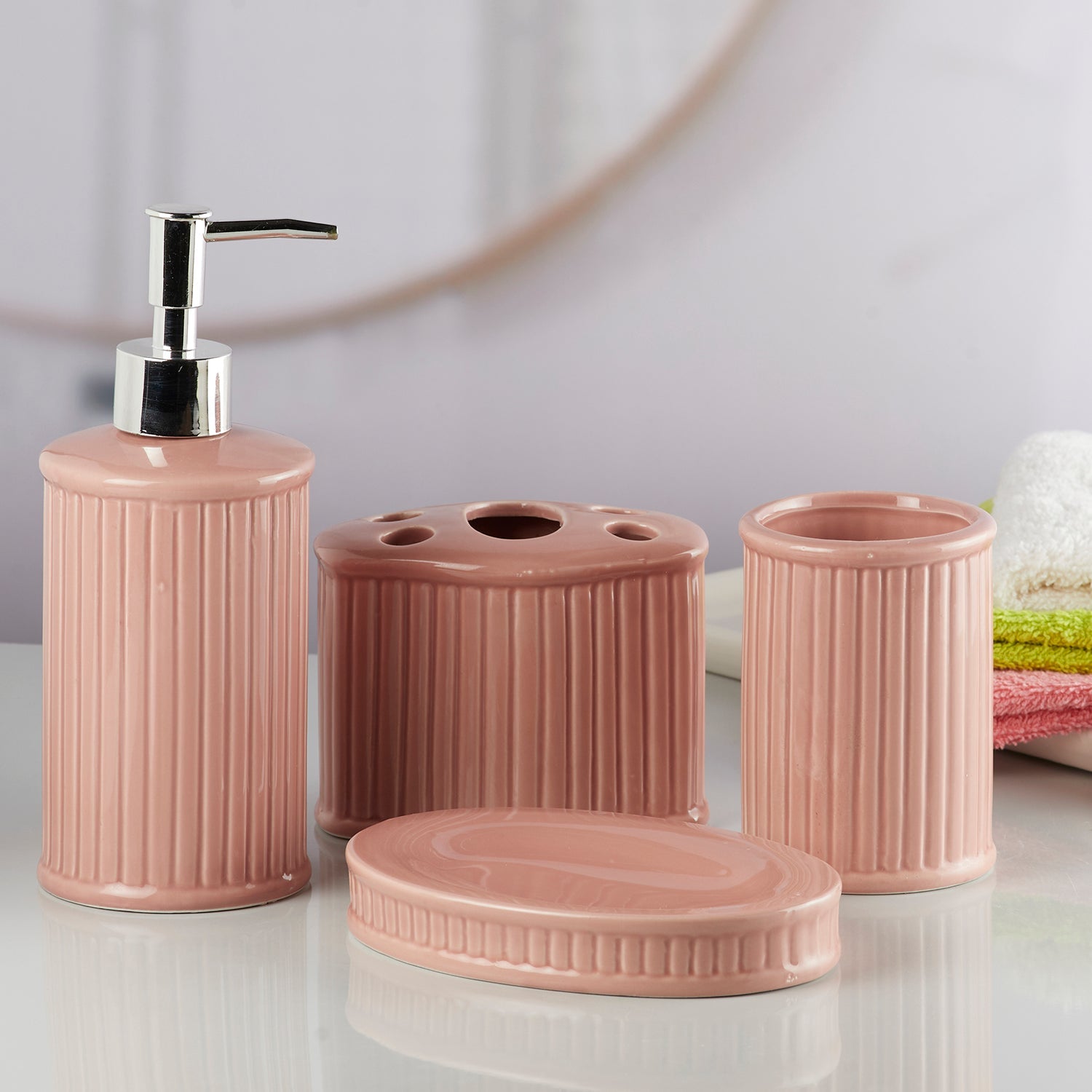 Ceramic Bathroom Accessories Set of 4 Bath Set with Soap Dispenser (8195)