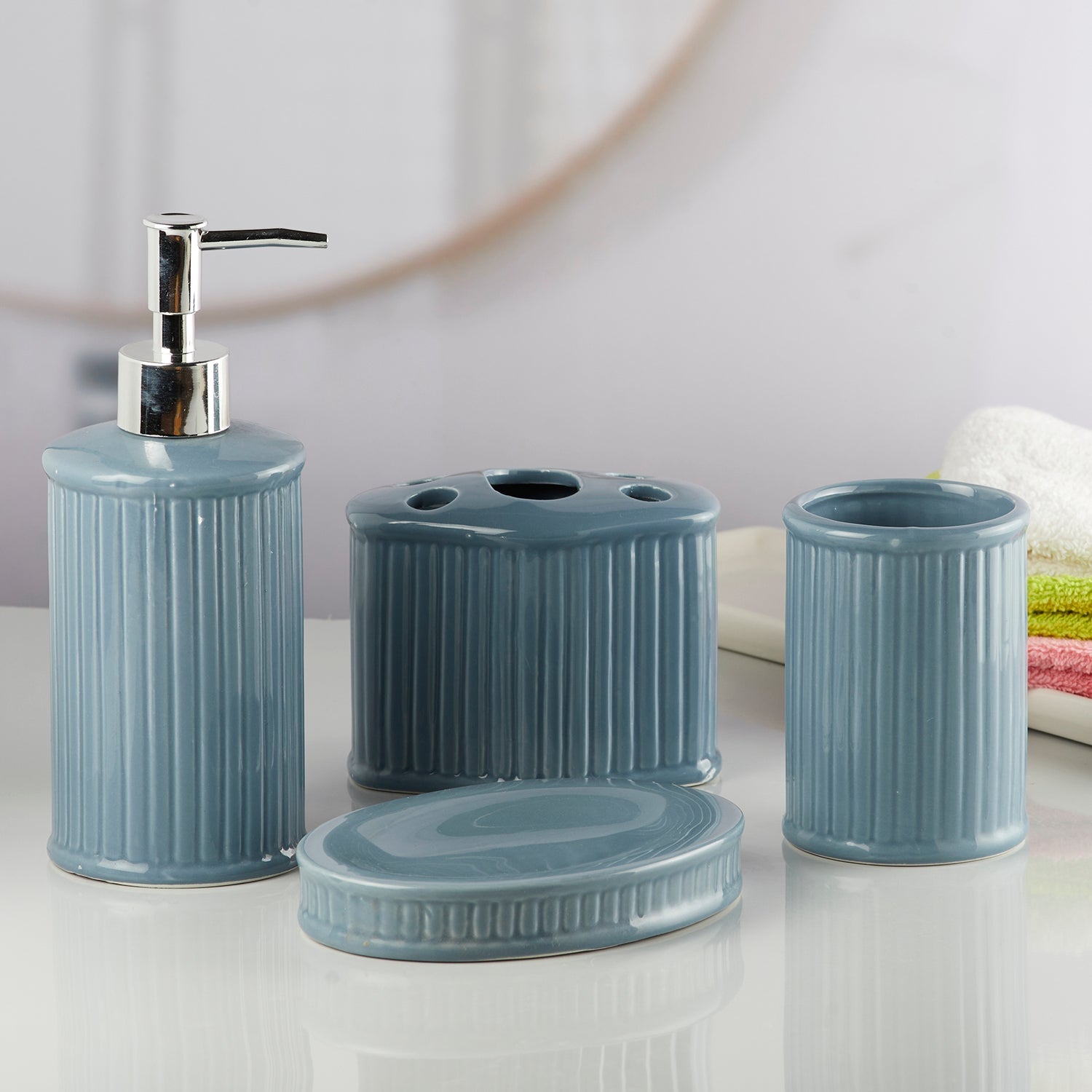 Ceramic Bathroom Accessories Set of 4 Bath Set with Soap Dispenser (8196)