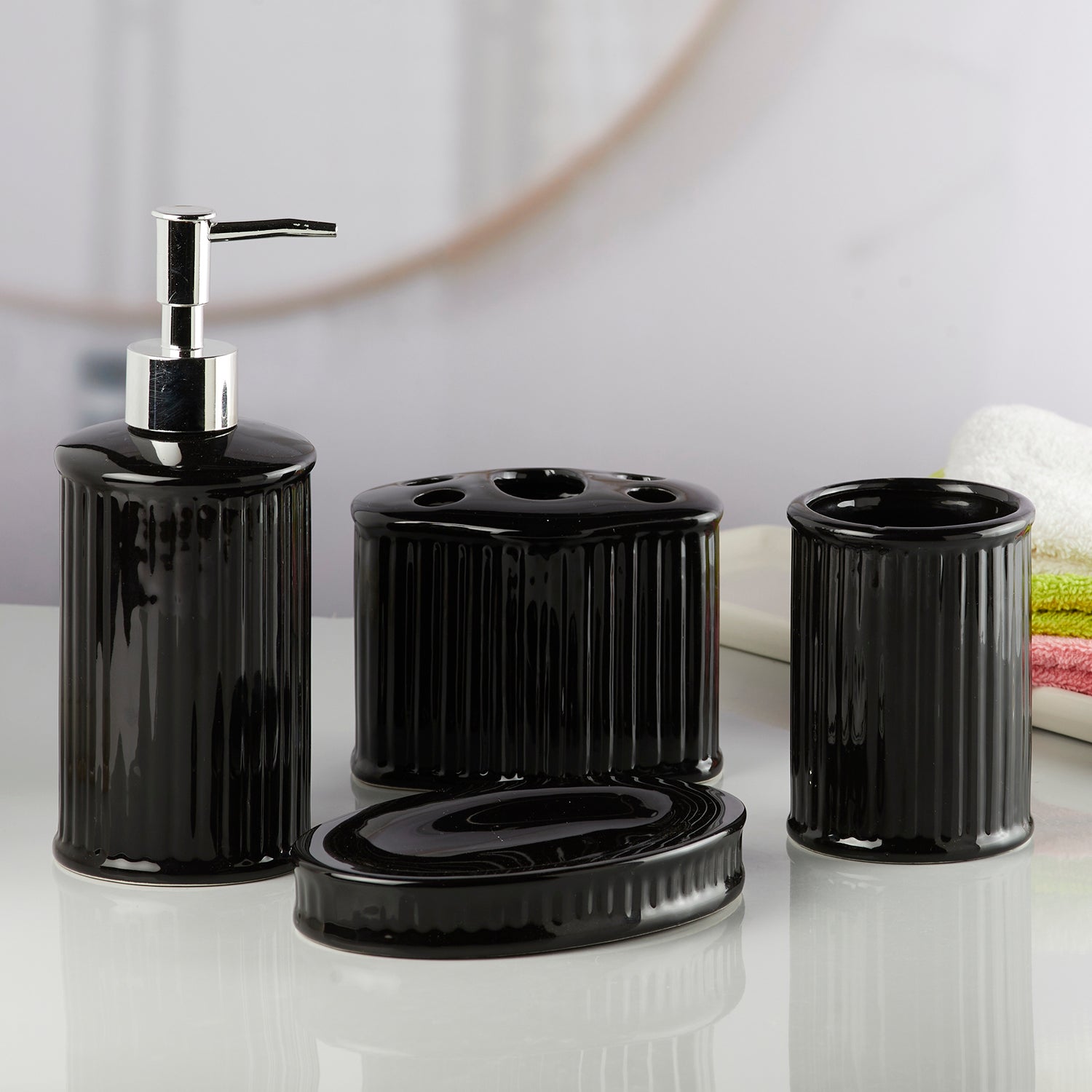 Ceramic Bathroom Accessories Set of 4 Bath Set with Soap Dispenser (8197)