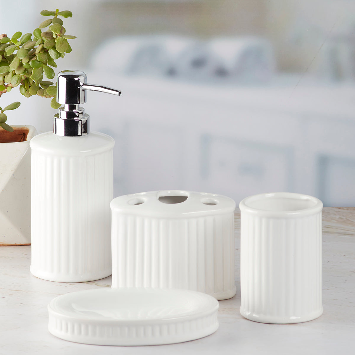 Ceramic Bathroom Accessories Set of 4 Bath Set with Soap Dispenser (8194)