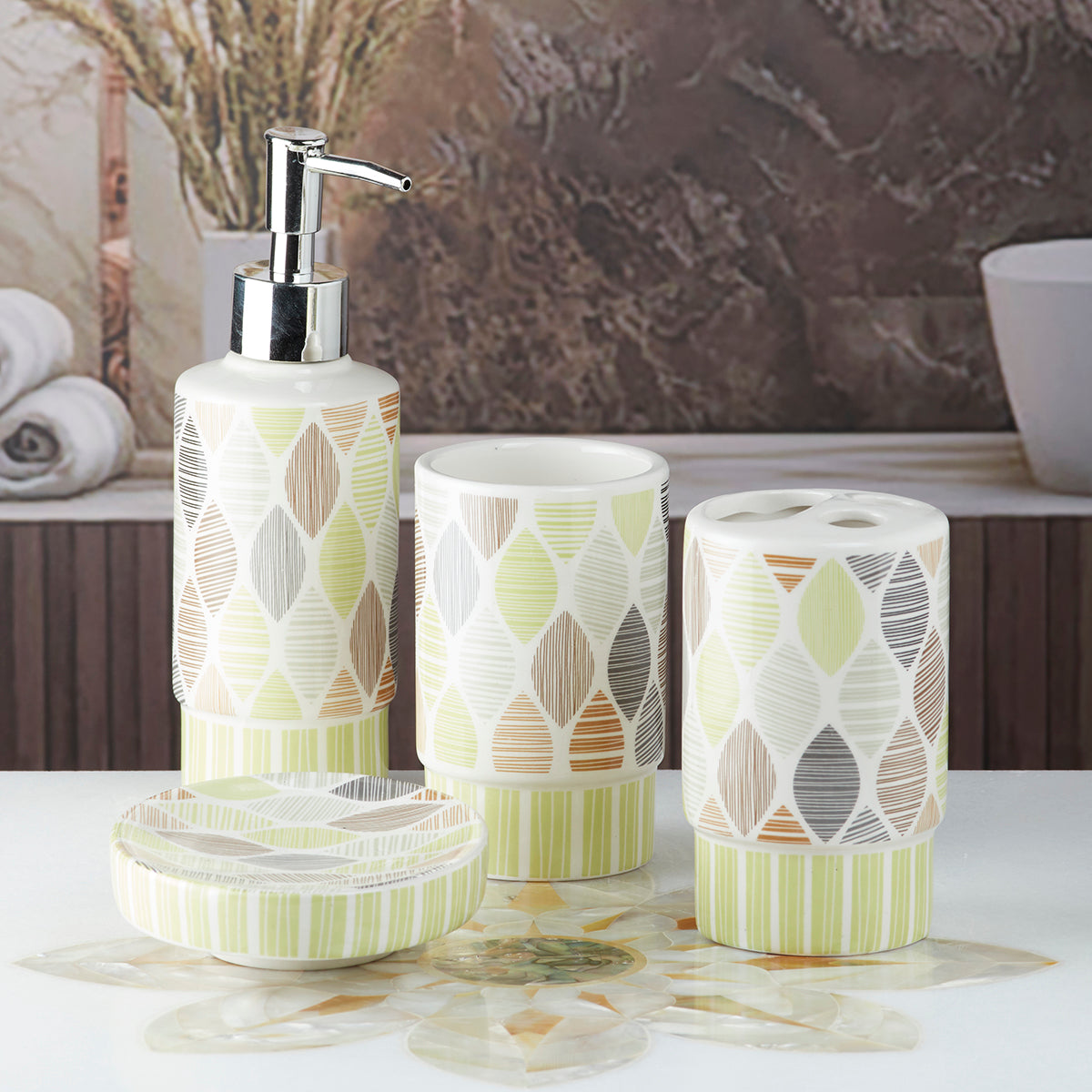 Ceramic Bathroom Accessories Set of 4 Bath Set with Soap Dispenser (8222)
