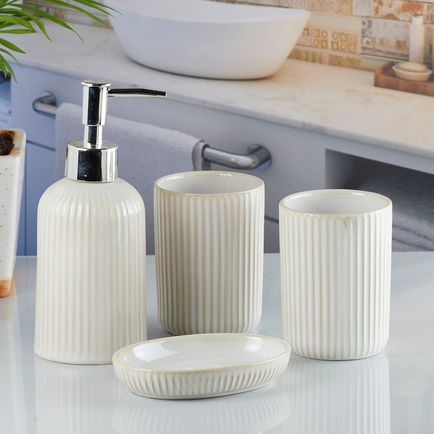 Ceramic Bathroom Set of 4 with Soap Dispenser (8229)