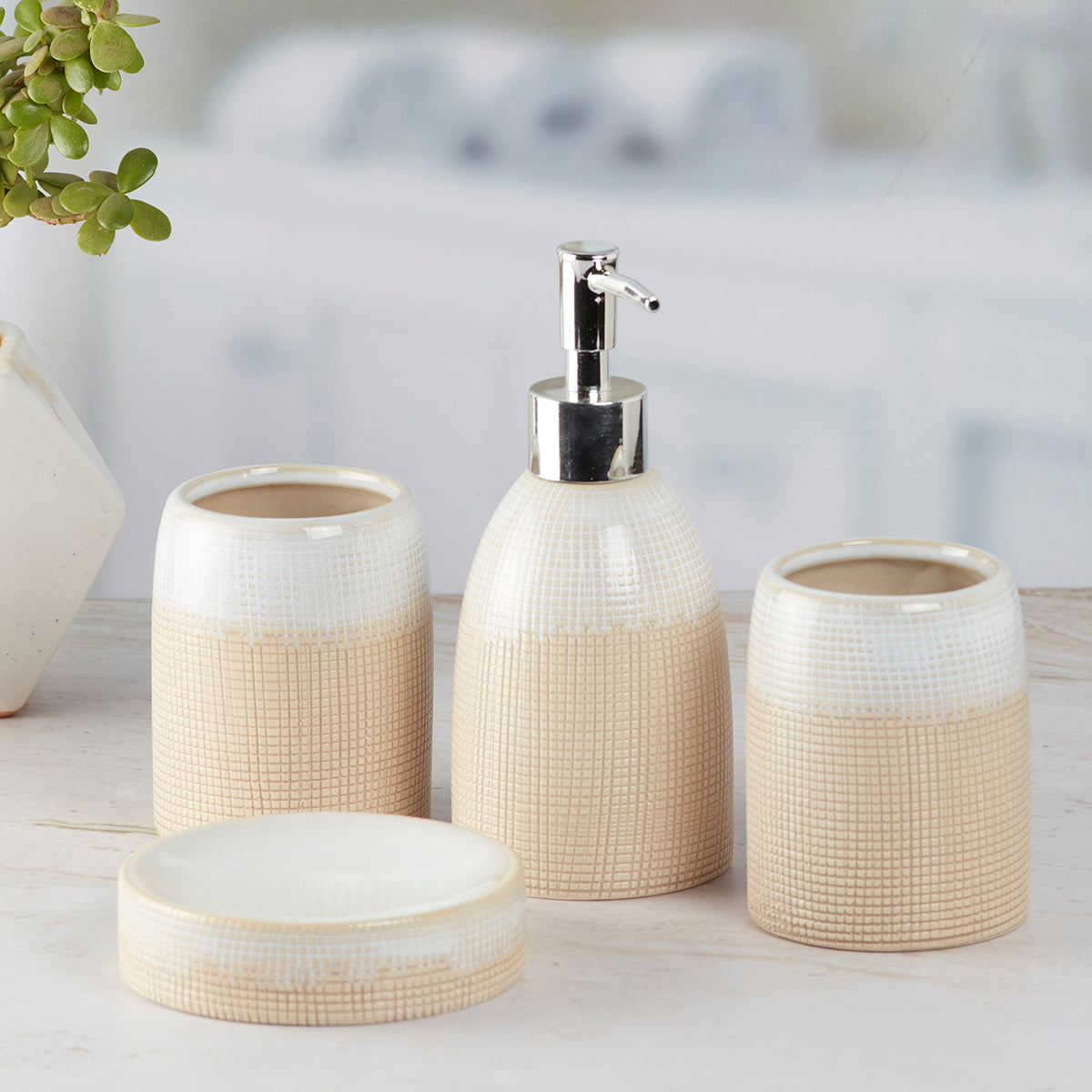 Ceramic Bathroom Accessories Set of 4 Bath Set with Soap Dispenser (8232)
