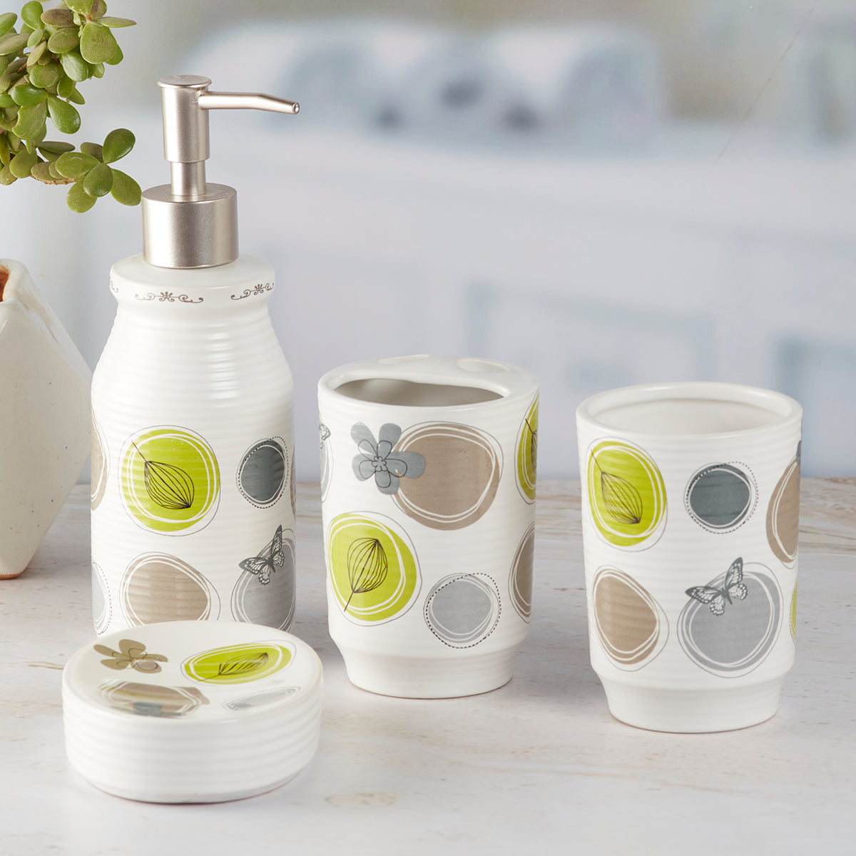 Ceramic Bathroom Accessories Set of 4 Bath Set with Soap Dispenser (8225)