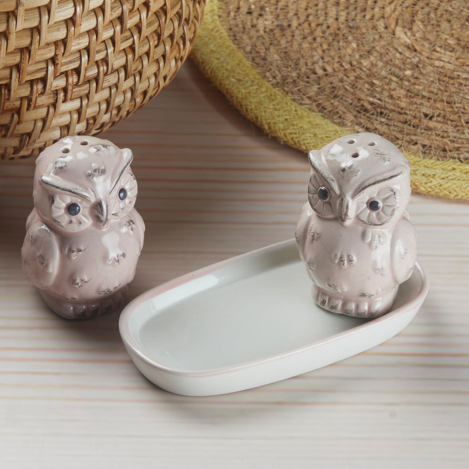 Ceramic Salt and Pepper Set with tray, Owl Design, Pink