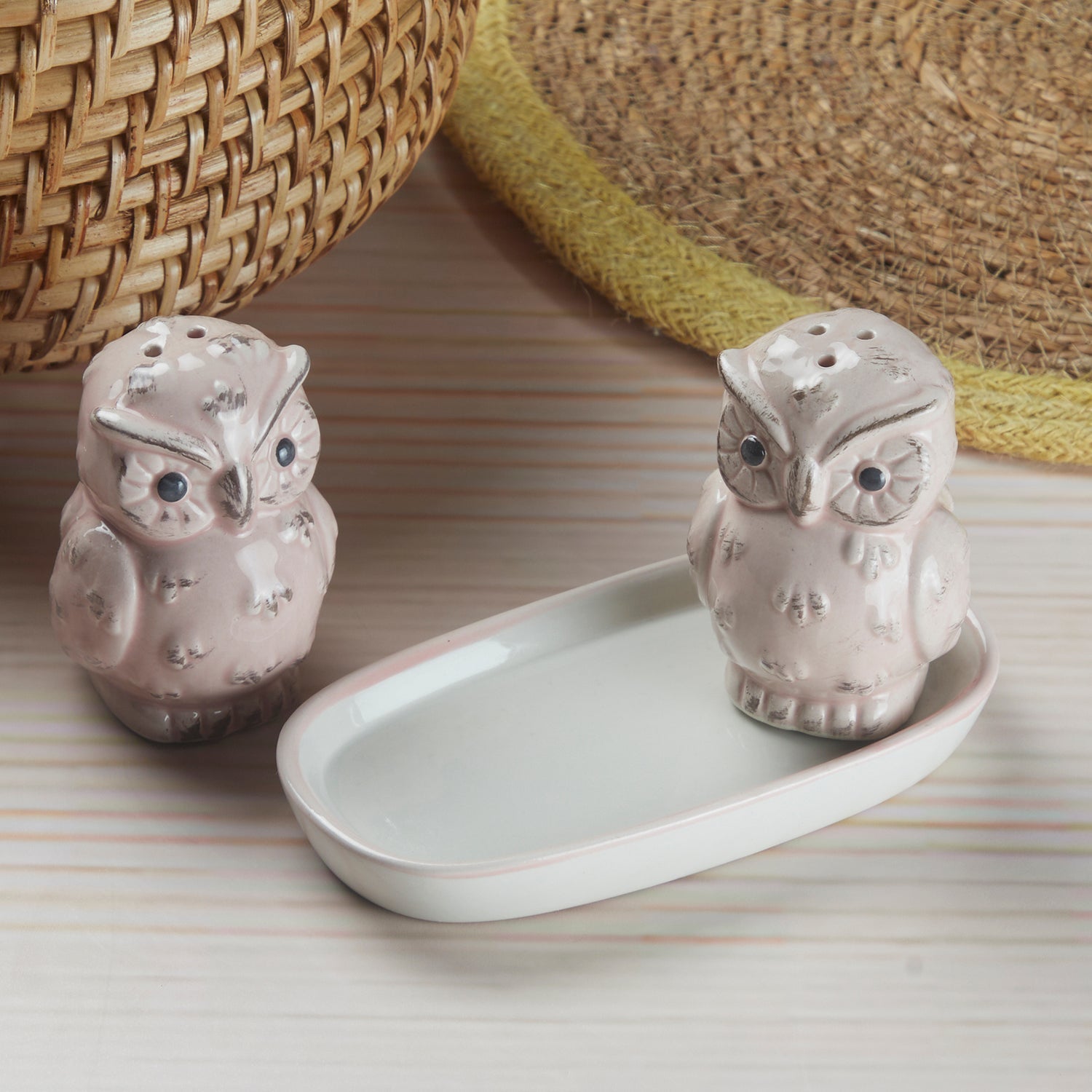Kookee Ceramic Salt and Pepper Shakers Set with tray for Dining Table used as Namak Dhani, Shaker, Sprinkler, Spices Dispenser for Home, Kitchen and Restaurant, Owl Design, Pink