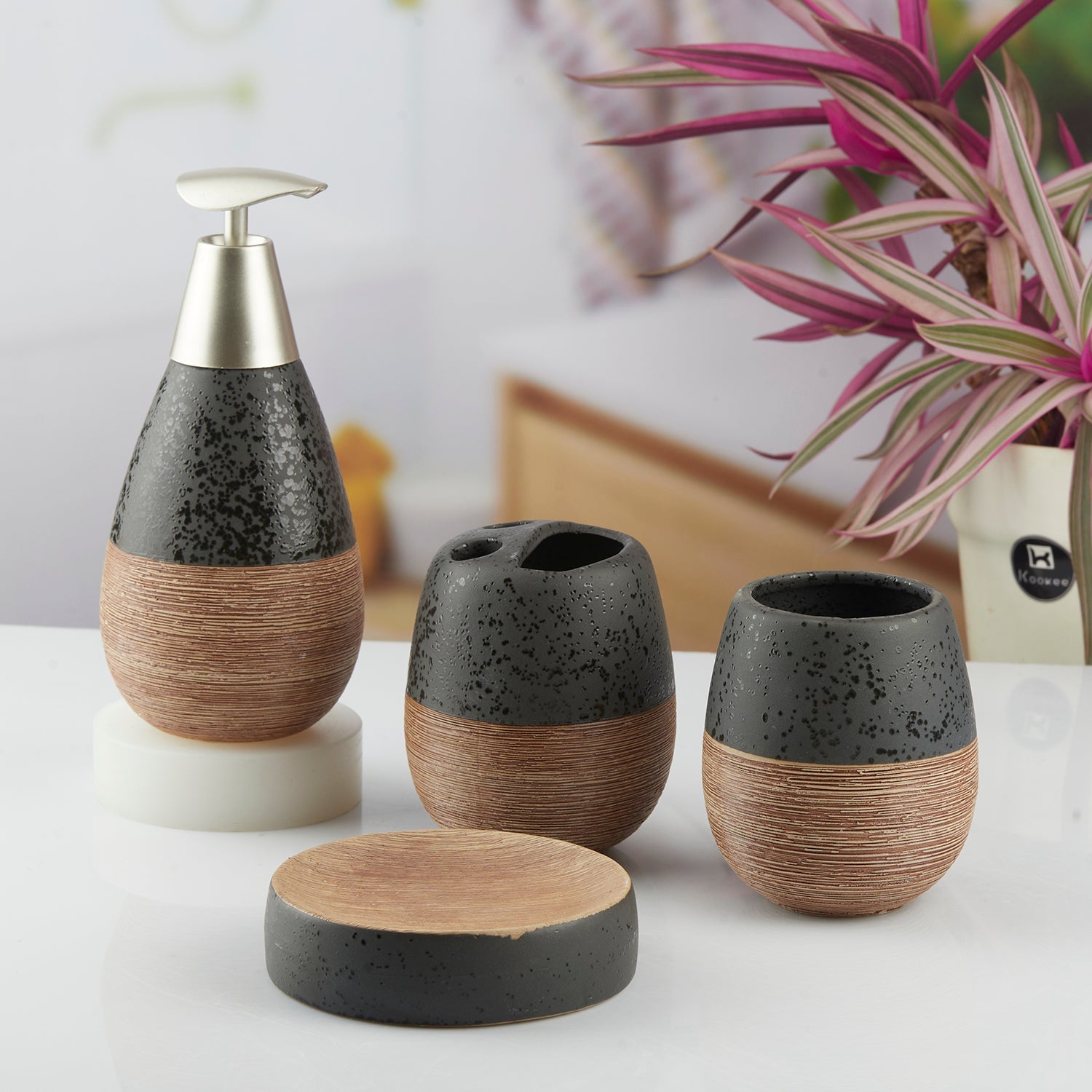 Ceramic Bathroom Accessories Set of 4 Bath Set with Soap Dispenser (8848)