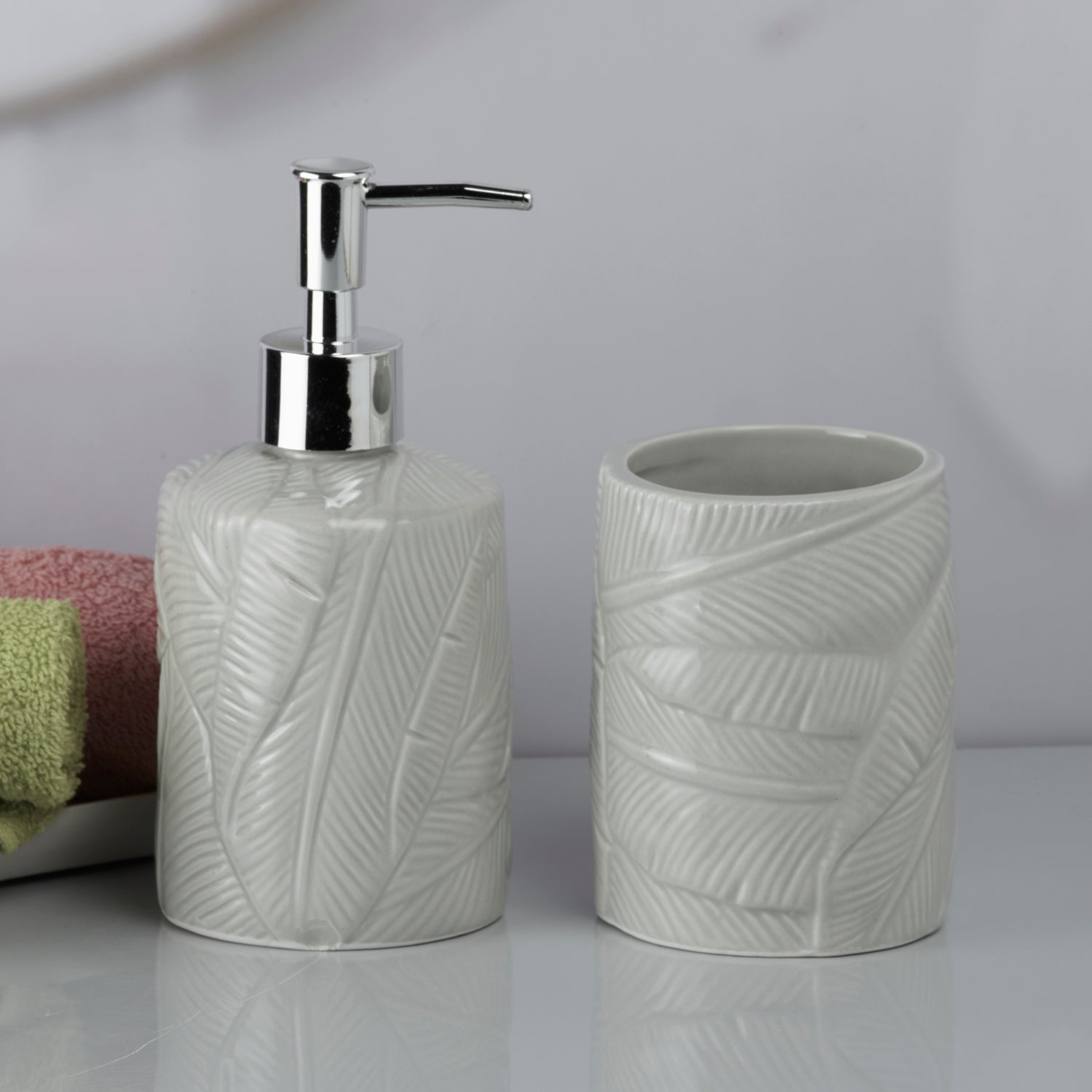 Ceramic Bathroom Accessories Set of 2 with Soap Dispenser (9609)