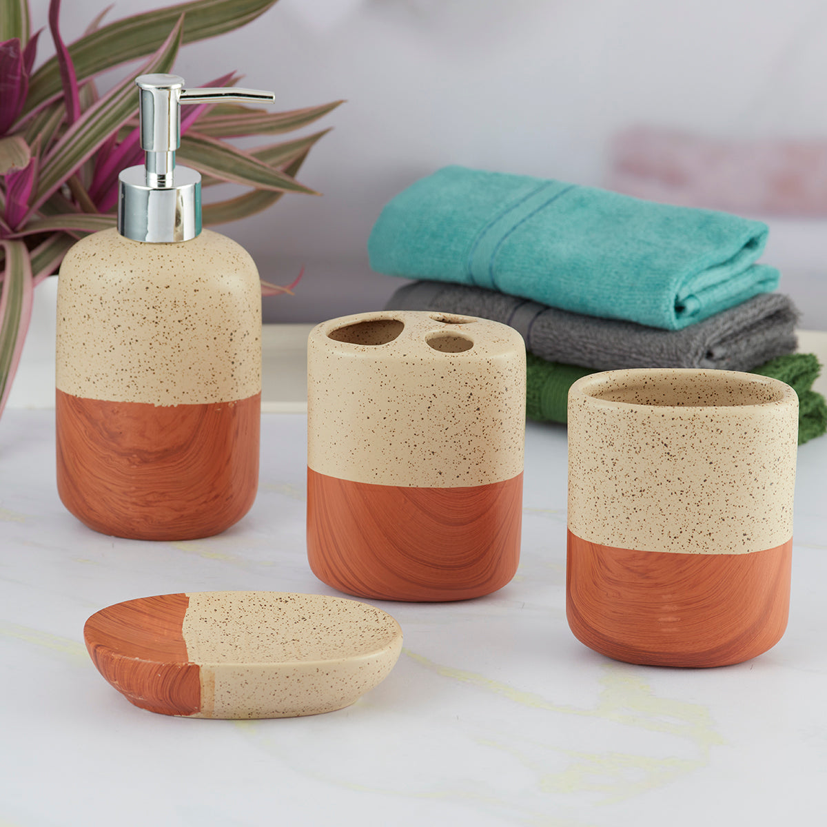 Ceramic Bathroom Set of 4 with Soap Dispenser (9622)