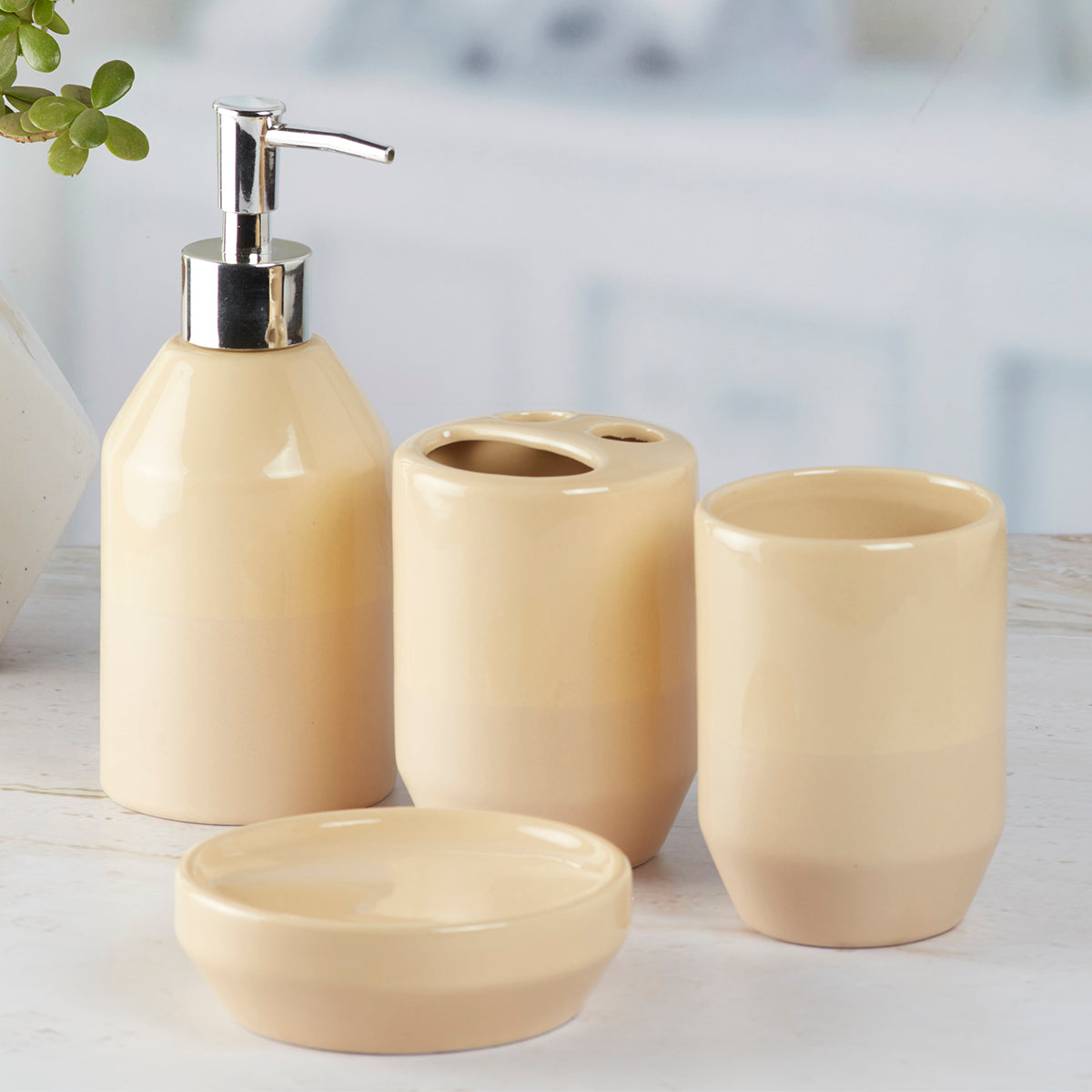 Ceramic Bathroom Accessories Set of 4 Bath Set with Soap Dispenser (9623)
