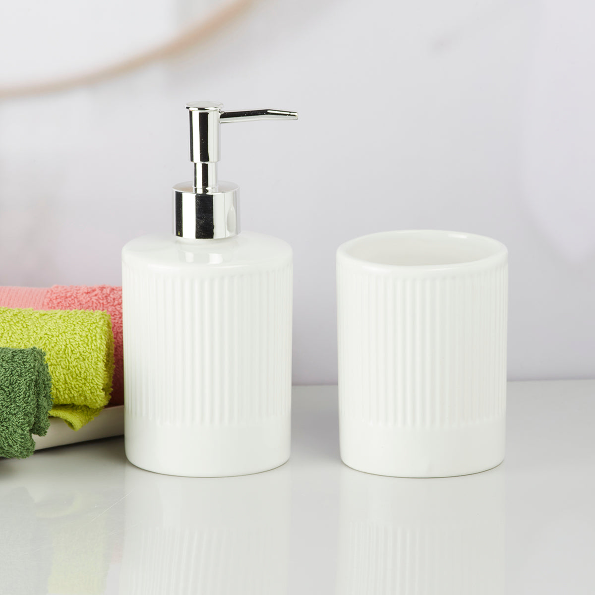 Ceramic Bathroom Accessories Set of 2 Bath Set with Soap Dispenser (9605)