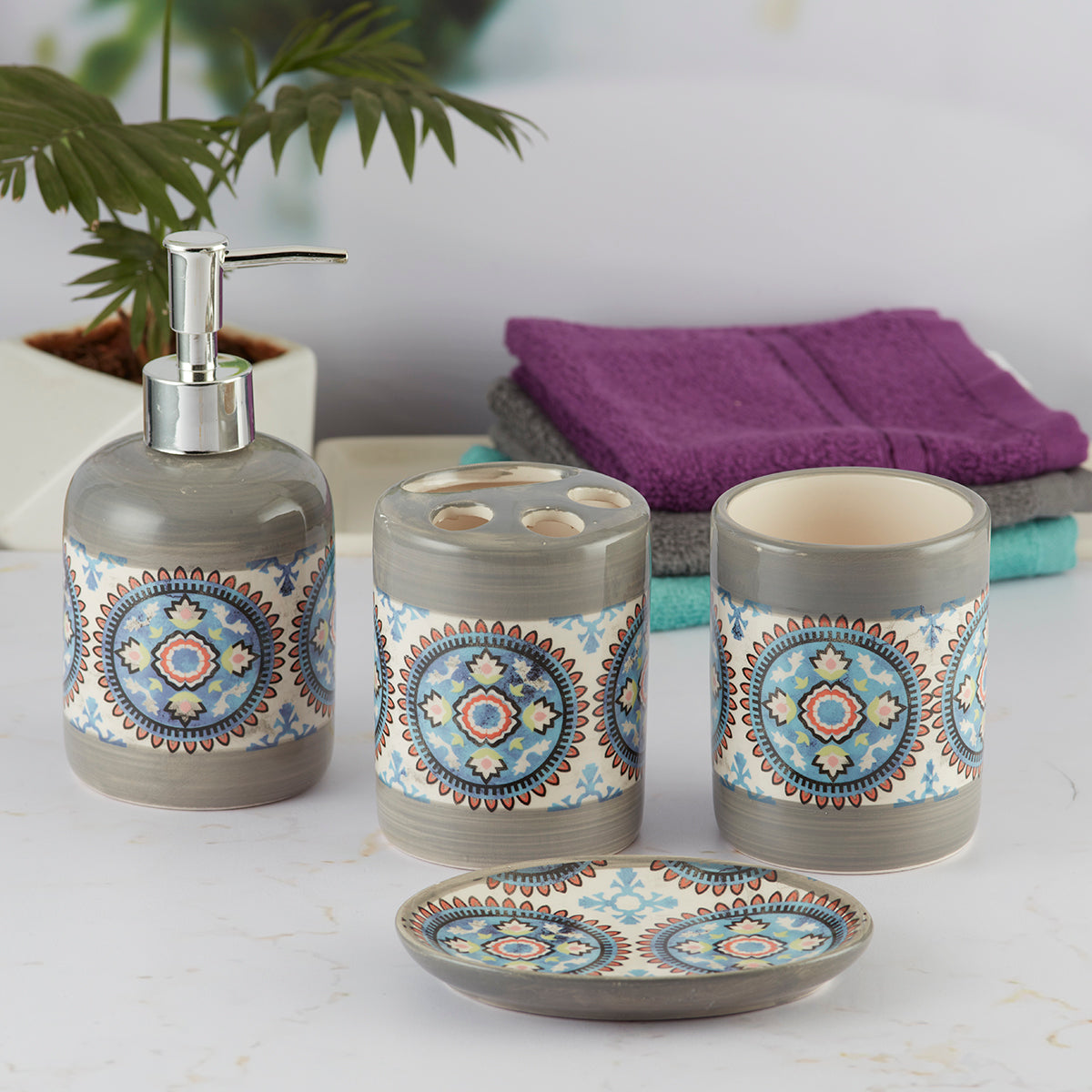 Ceramic Bathroom Set of 4 with Soap Dispenser (9732)