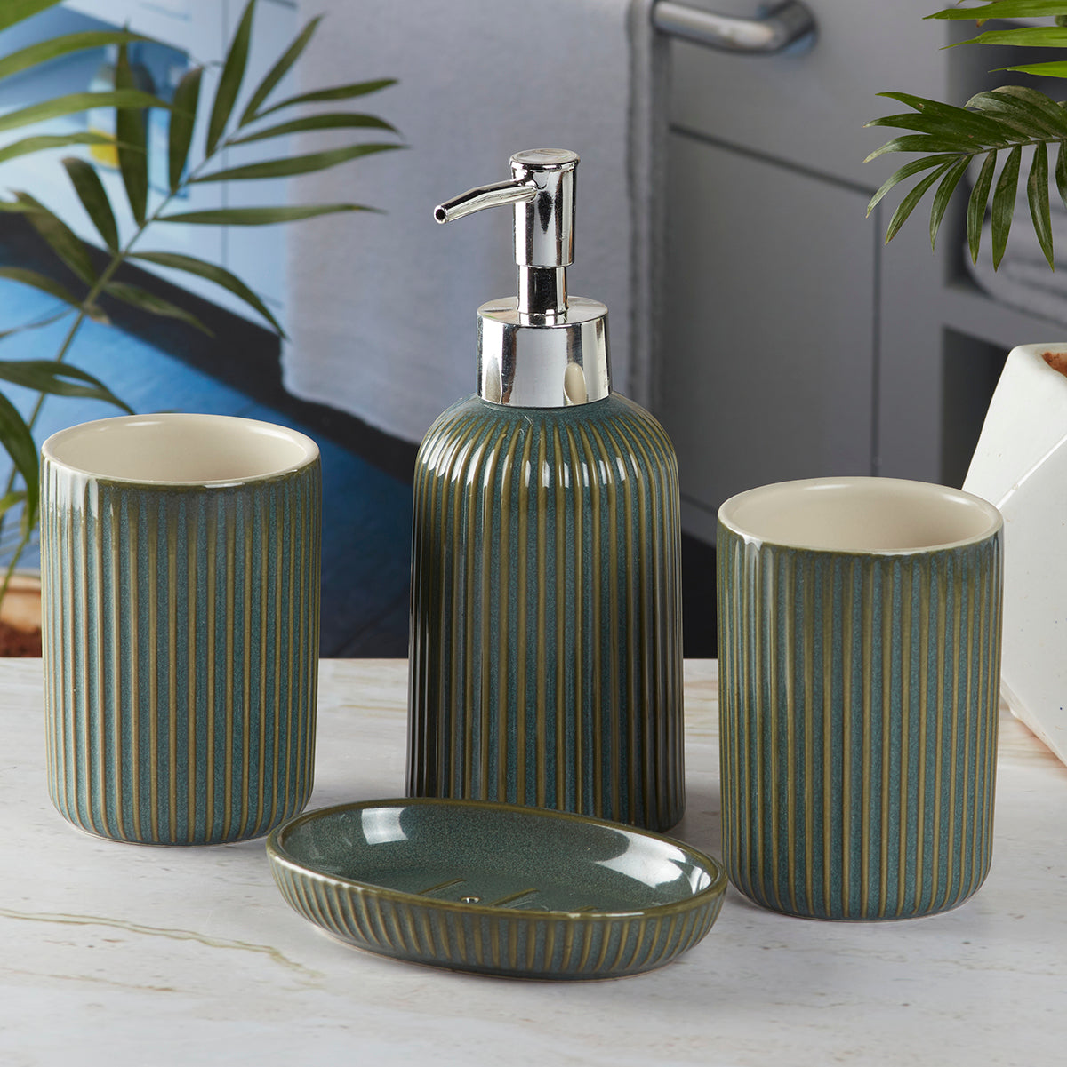 Ceramic Bathroom Set of 4 with Soap Dispenser (8229)