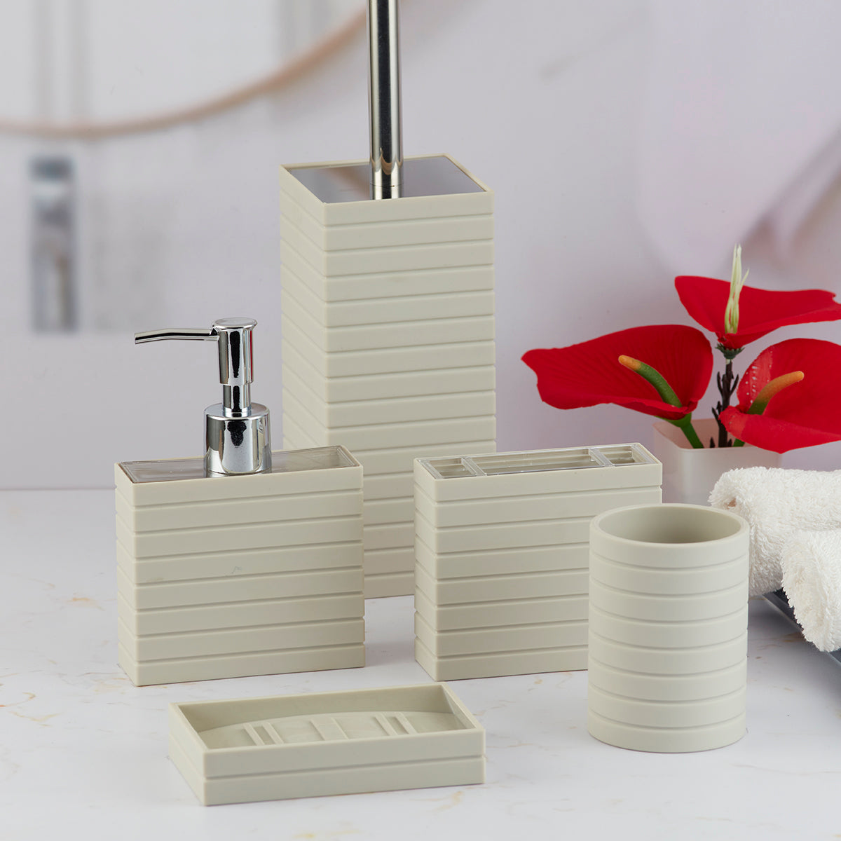 Acrylic Bathroom Accessories Set of 5 Bath Set with Soap Dispenser (10035)