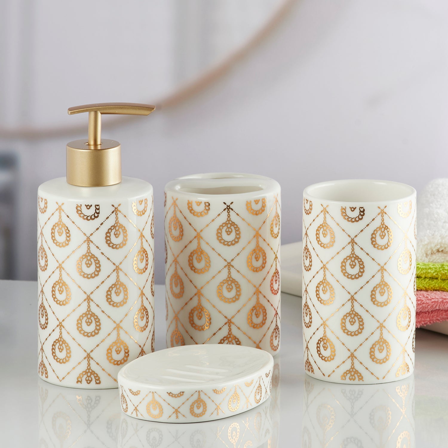 Ceramic Bathroom Accessories Set of 4 Bath Set with Soap Dispenser (10072)