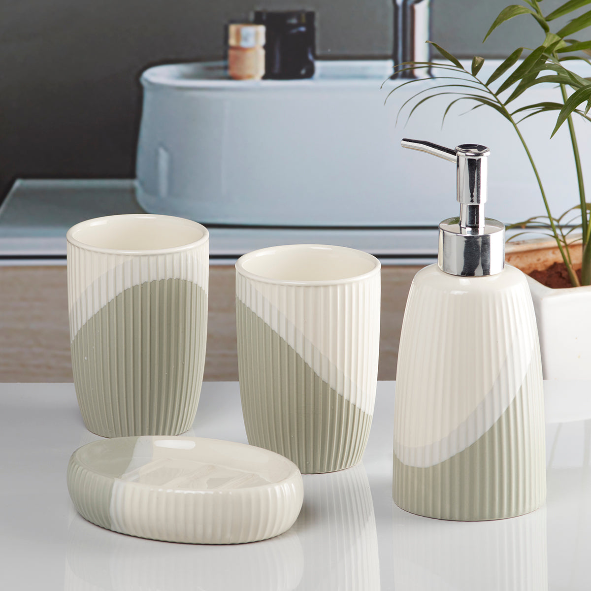 Ceramic Bathroom Set of 4 with Soap Dispenser (10101)