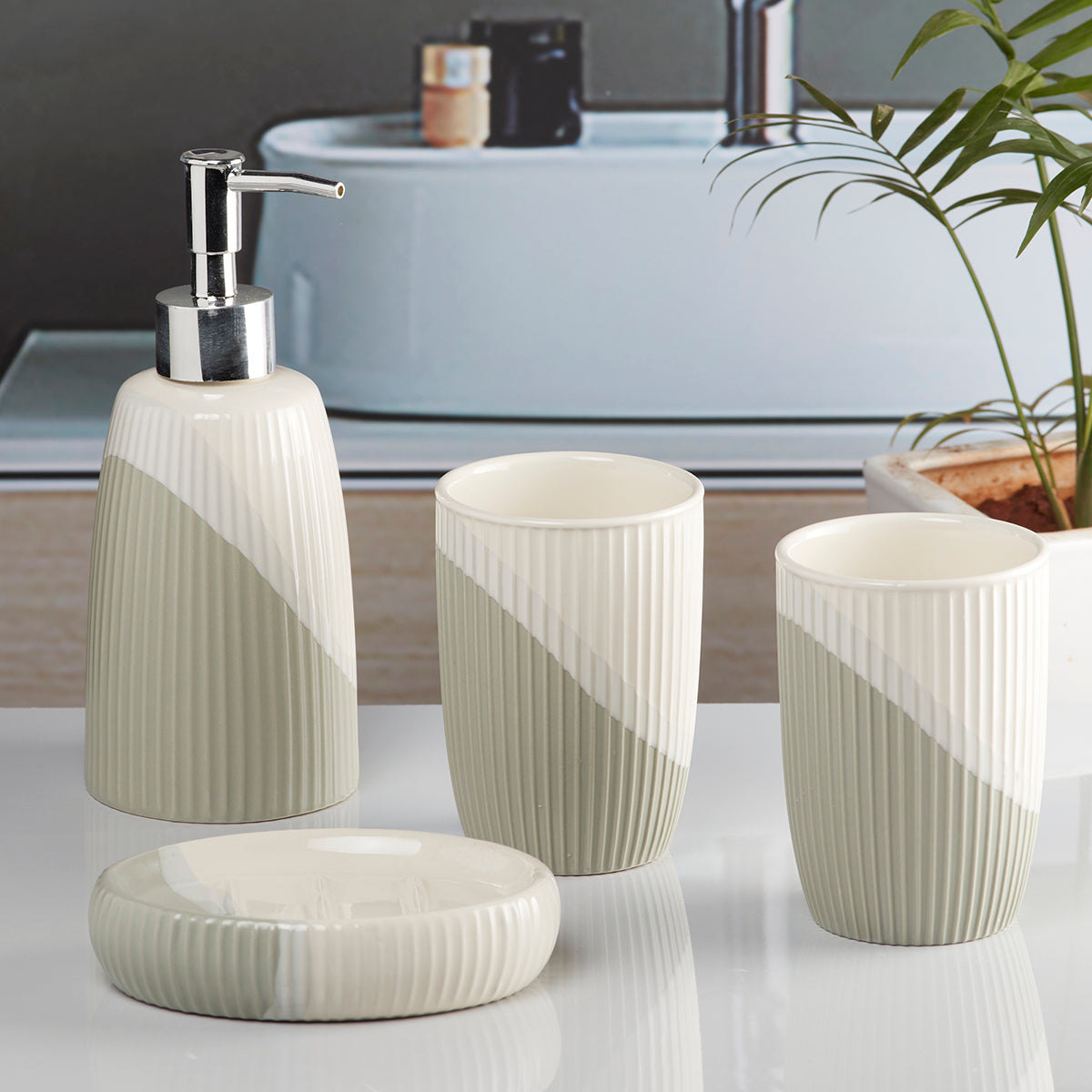Ceramic Bathroom Accessories Set of 4 Bath Set with Soap Dispenser (10100)