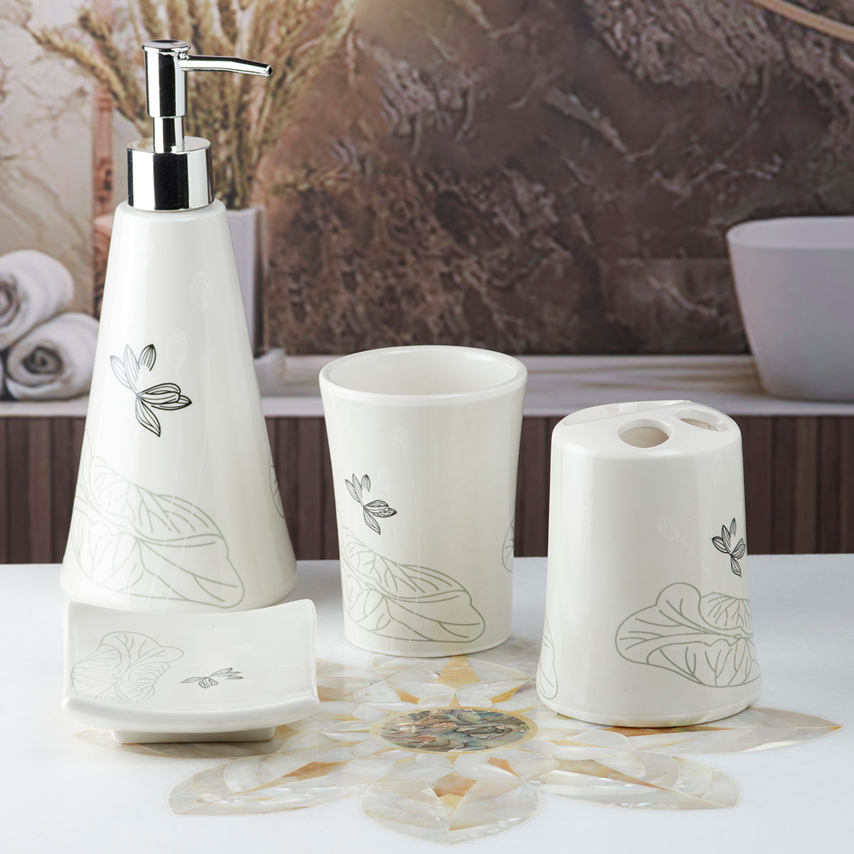 Ceramic Bathroom Accessories Set of 4 Bath Set with Soap Dispenser (8172)