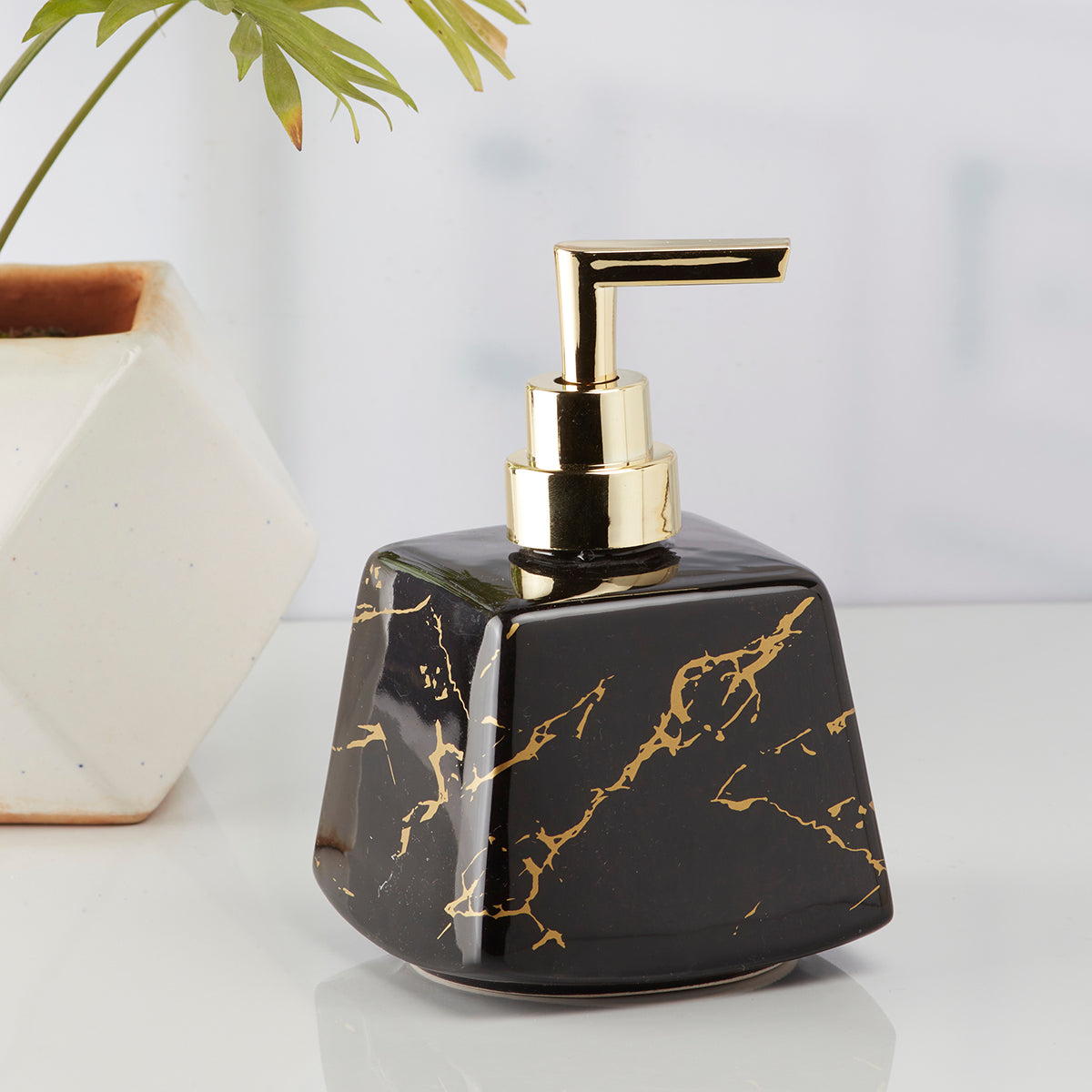 Ceramic Soap Dispenser handwash Pump for Bathroom, Set of 1, Black/Gold (10153)