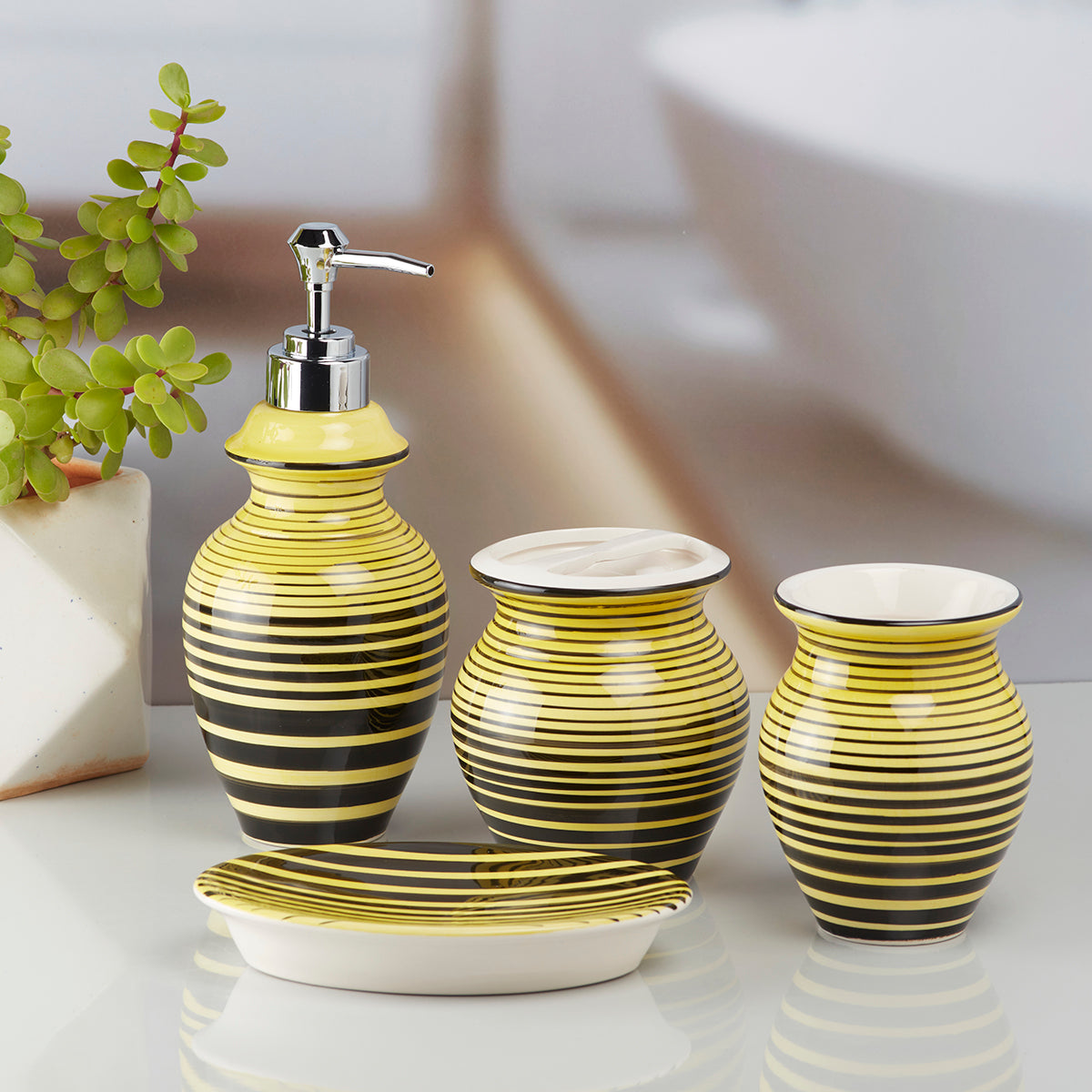 Ceramic Bathroom Accessories Set of 4 Bath Set with Soap Dispenser (10187)