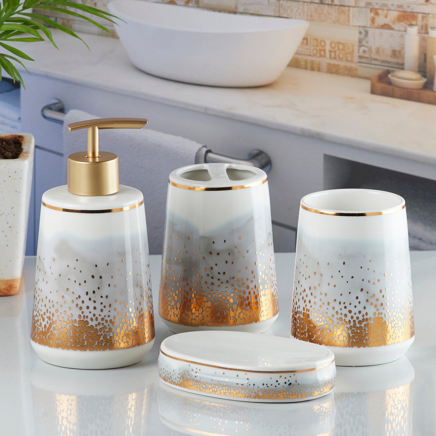 Ceramic Bathroom Accessories Set of 4 Bath Set with Soap Dispenser (9748)