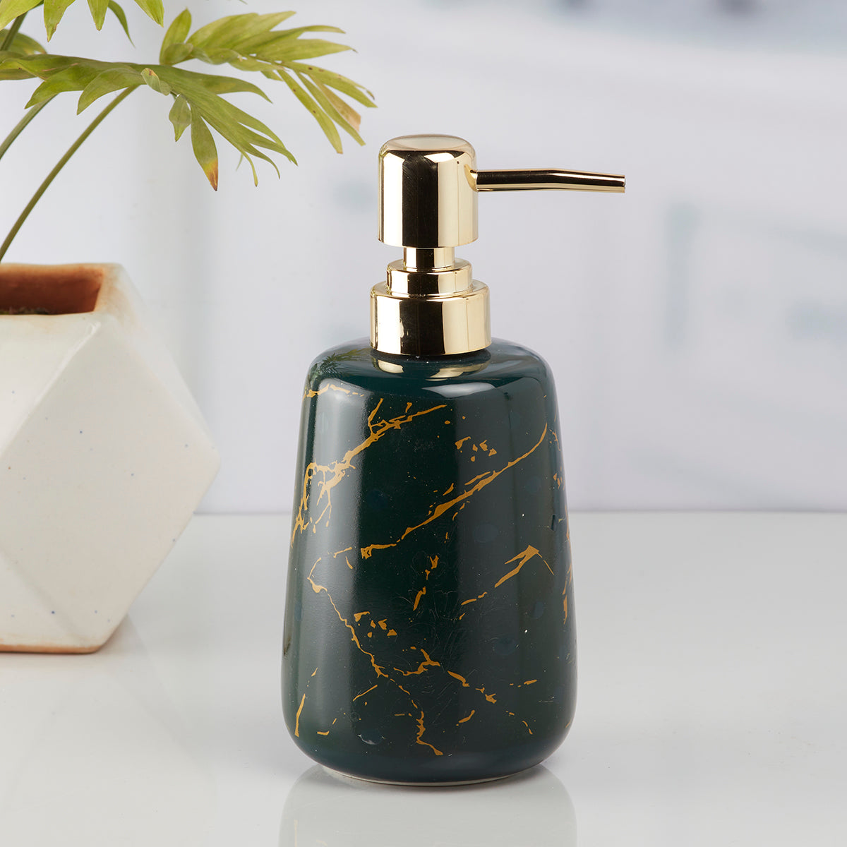 Ceramic Soap Dispenser handwash Pump for Bathroom, Set of 1, Black/Gold (10202)