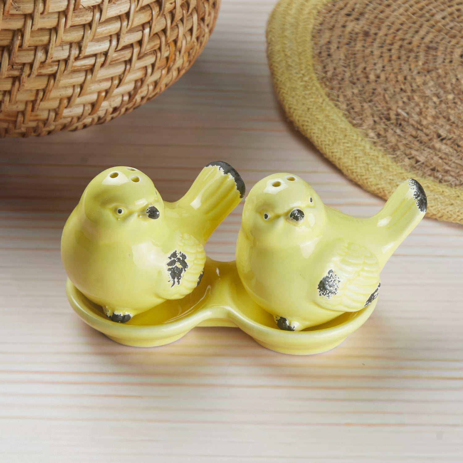 Ceramic Salt and Pepper Set with tray, Sparrow, Yellow (10276)