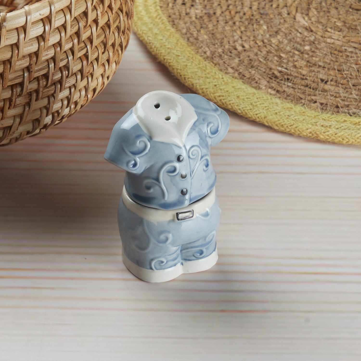 Ceramic Salt and Pepper Set with tray, Shirt Pant Design, Pink (8560)