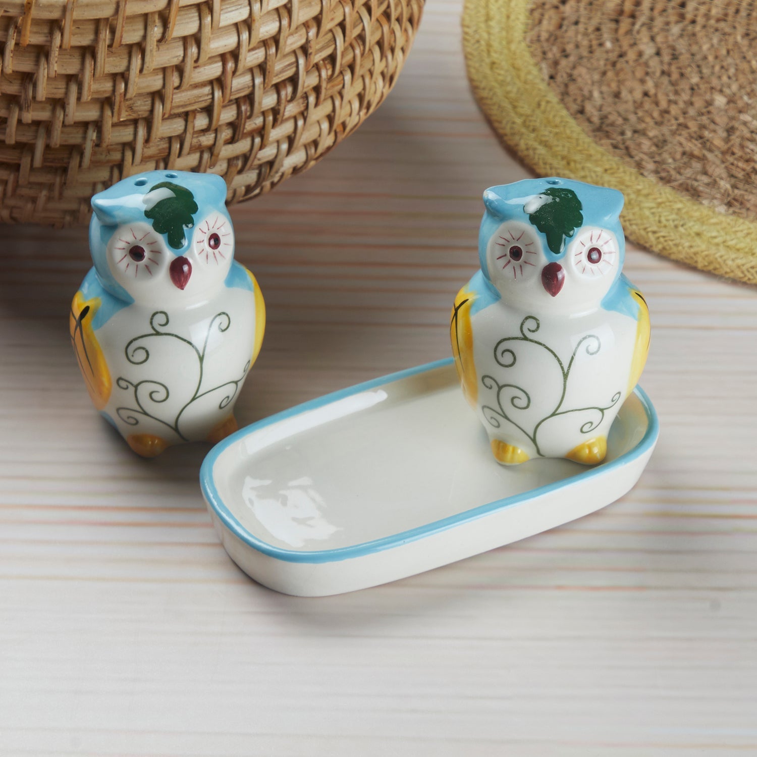 Ceramic Salt and Pepper Set with tray, Owl Design, Blue (10285)