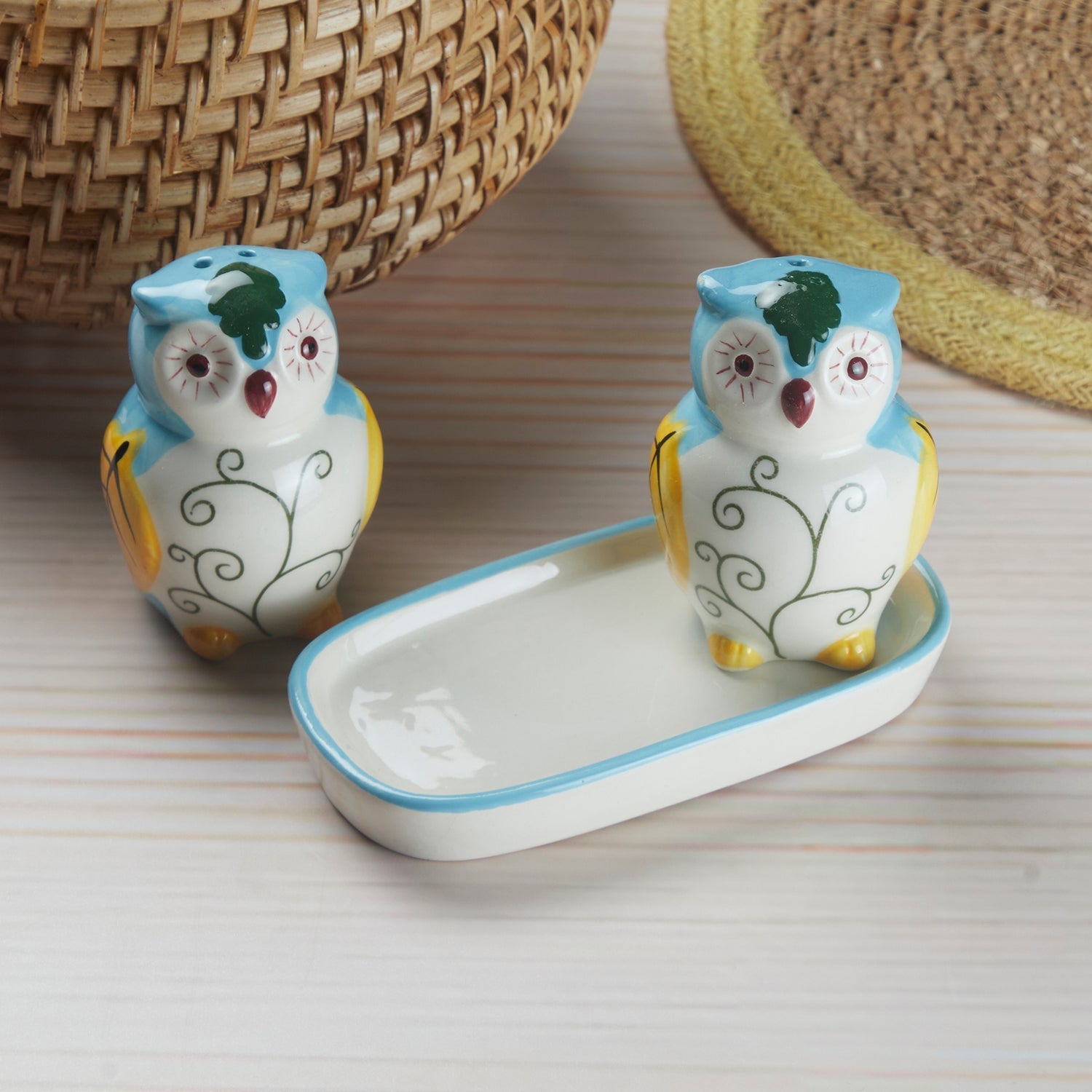 Ceramic Salt and Pepper Set with tray, Owl Design, Pink (10284)