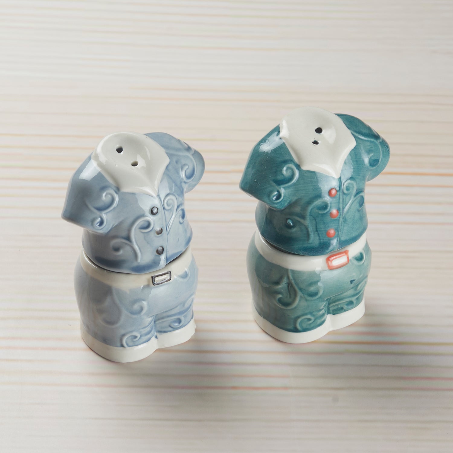 Ceramic Salt and Pepper Set with tray, Shirt Pant Design, Pink (8560)