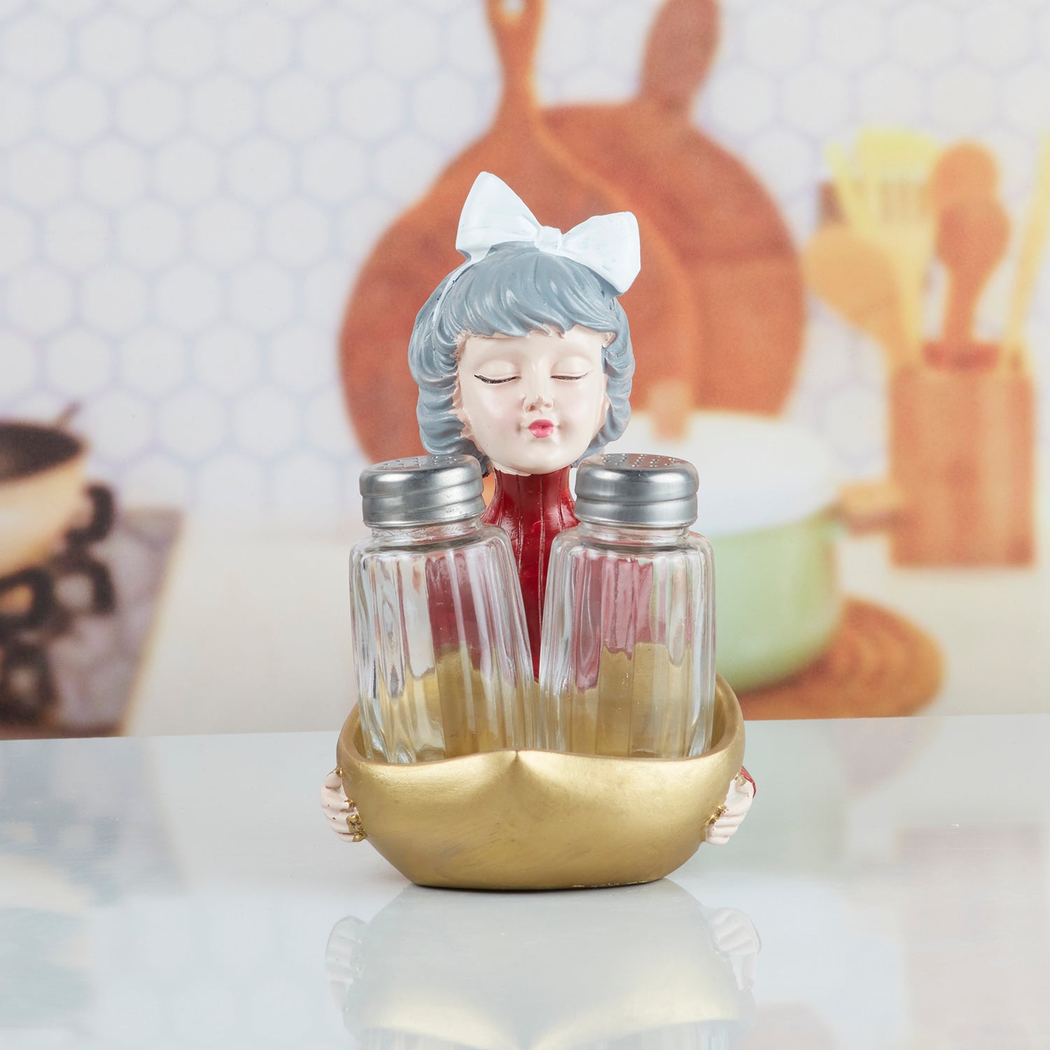 Polyresin Modern Girl Salt and Pepper Shakers Set holder (10357)