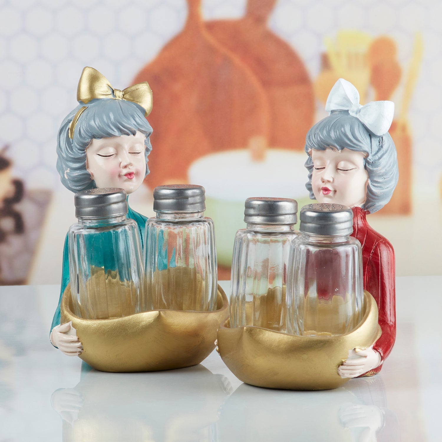 Polyresin Modern Girl Salt and Pepper Shakers Set holder (10356)