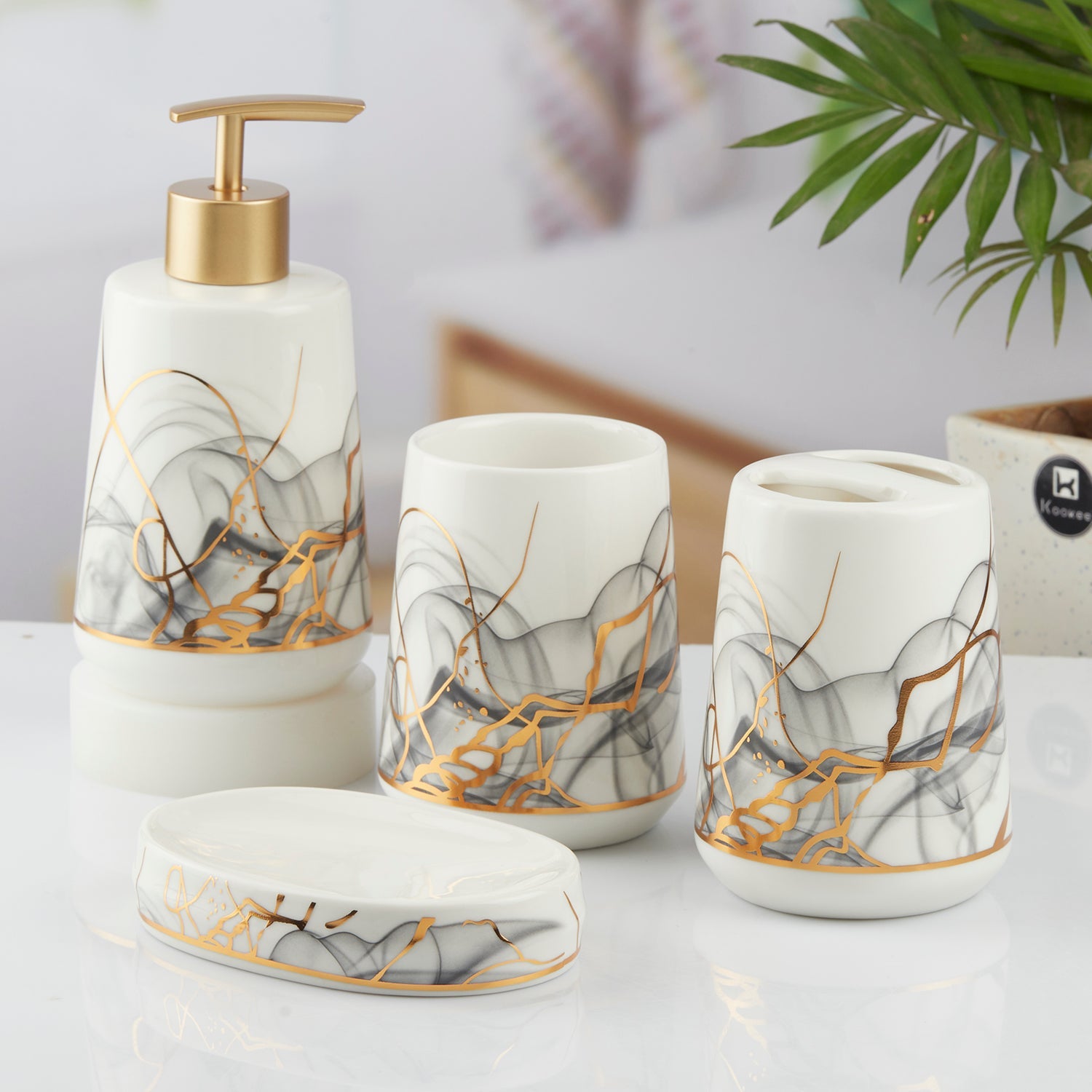 Ceramic Bathroom Accessories Set of 4 Bath Set with Soap Dispenser (9748)