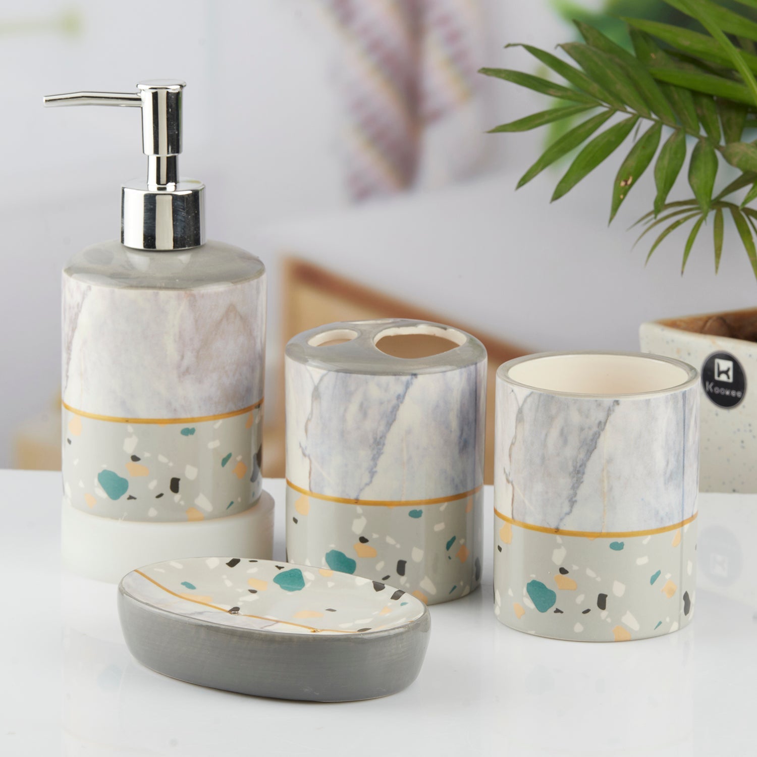 Ceramic Bathroom Accessories Set of 4 Bath Set with Soap Dispenser (8474)