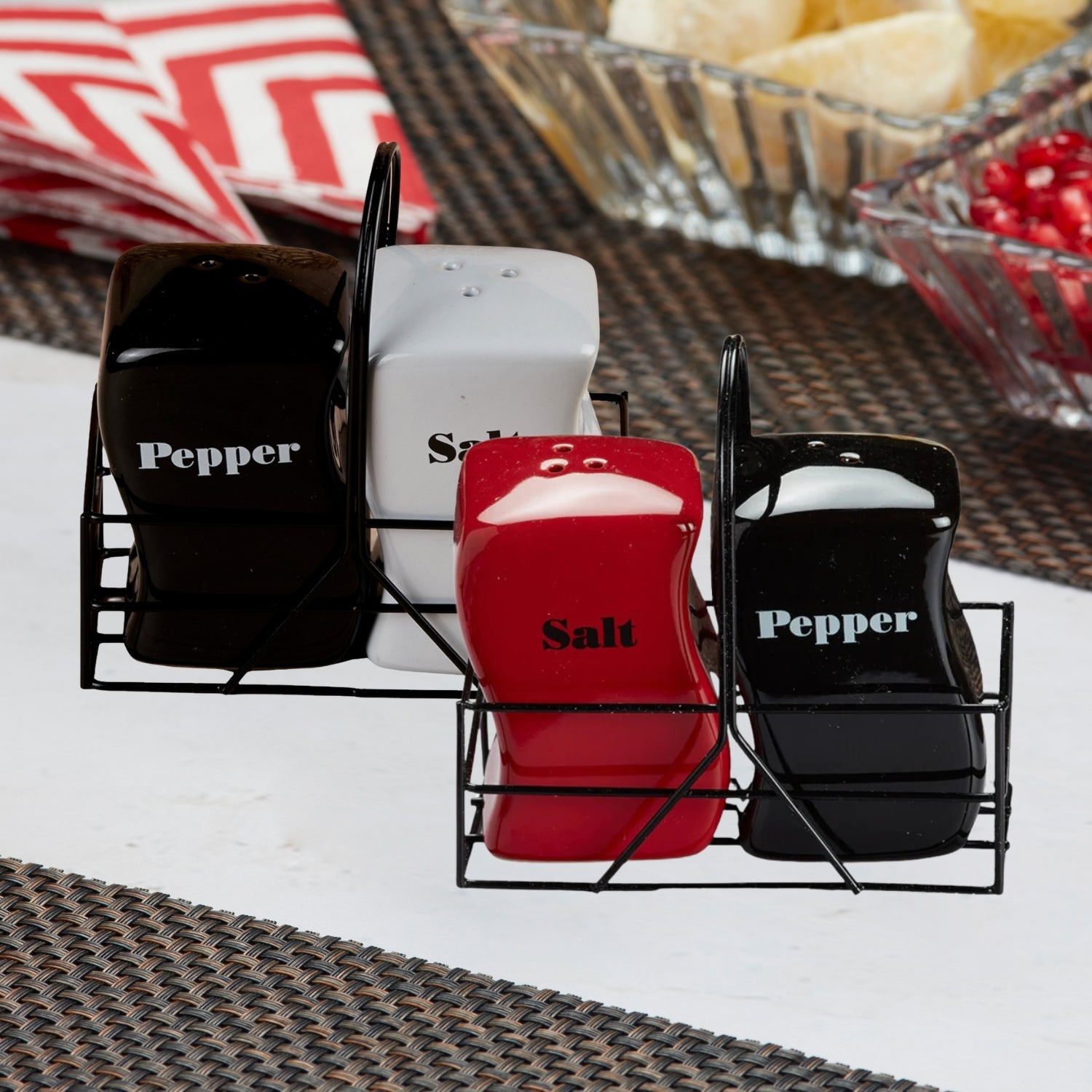 Ceramic Salt and Pepper Set with tray, Red/Black (8533)