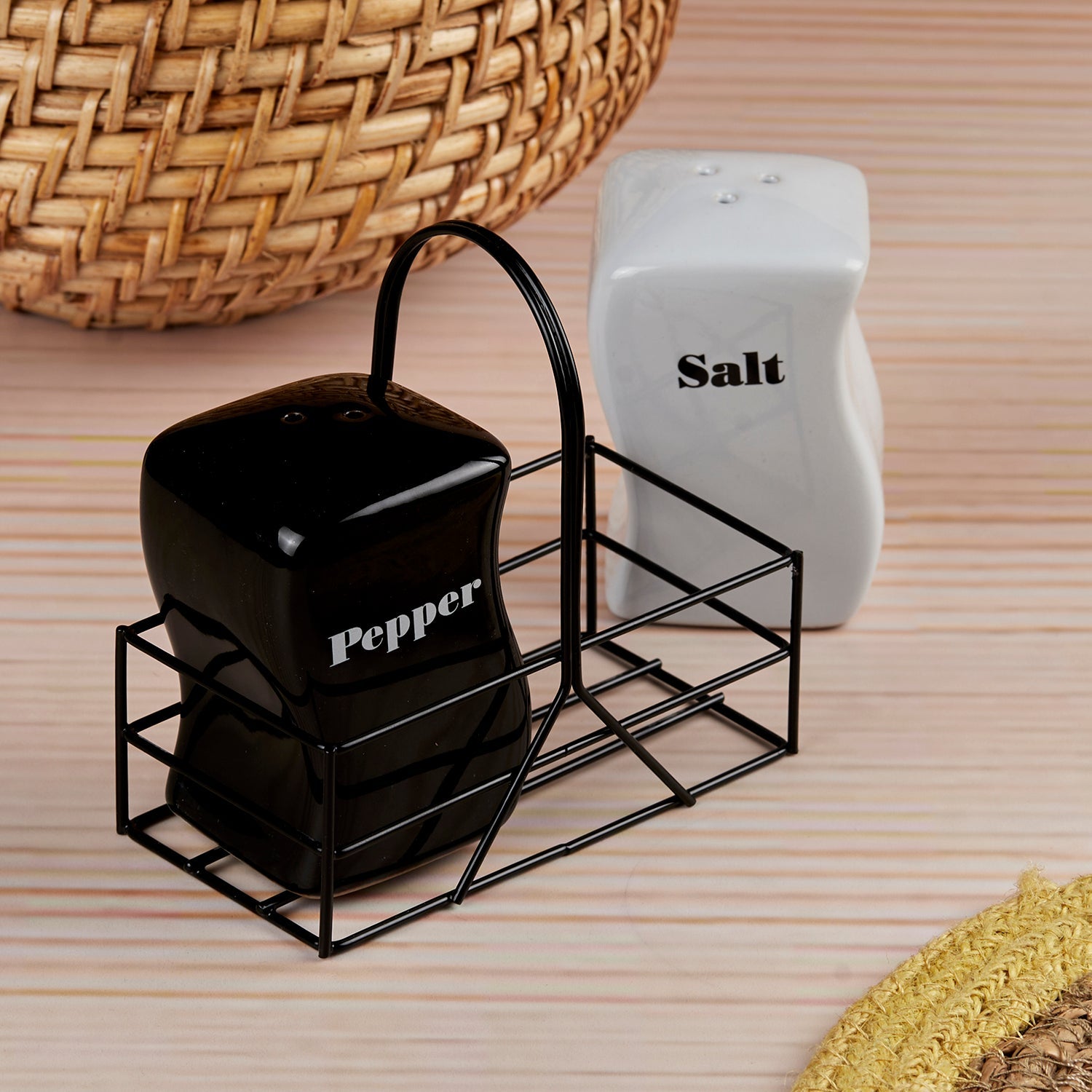 Ceramic Salt and Pepper Set with tray, Red/Black (8533)