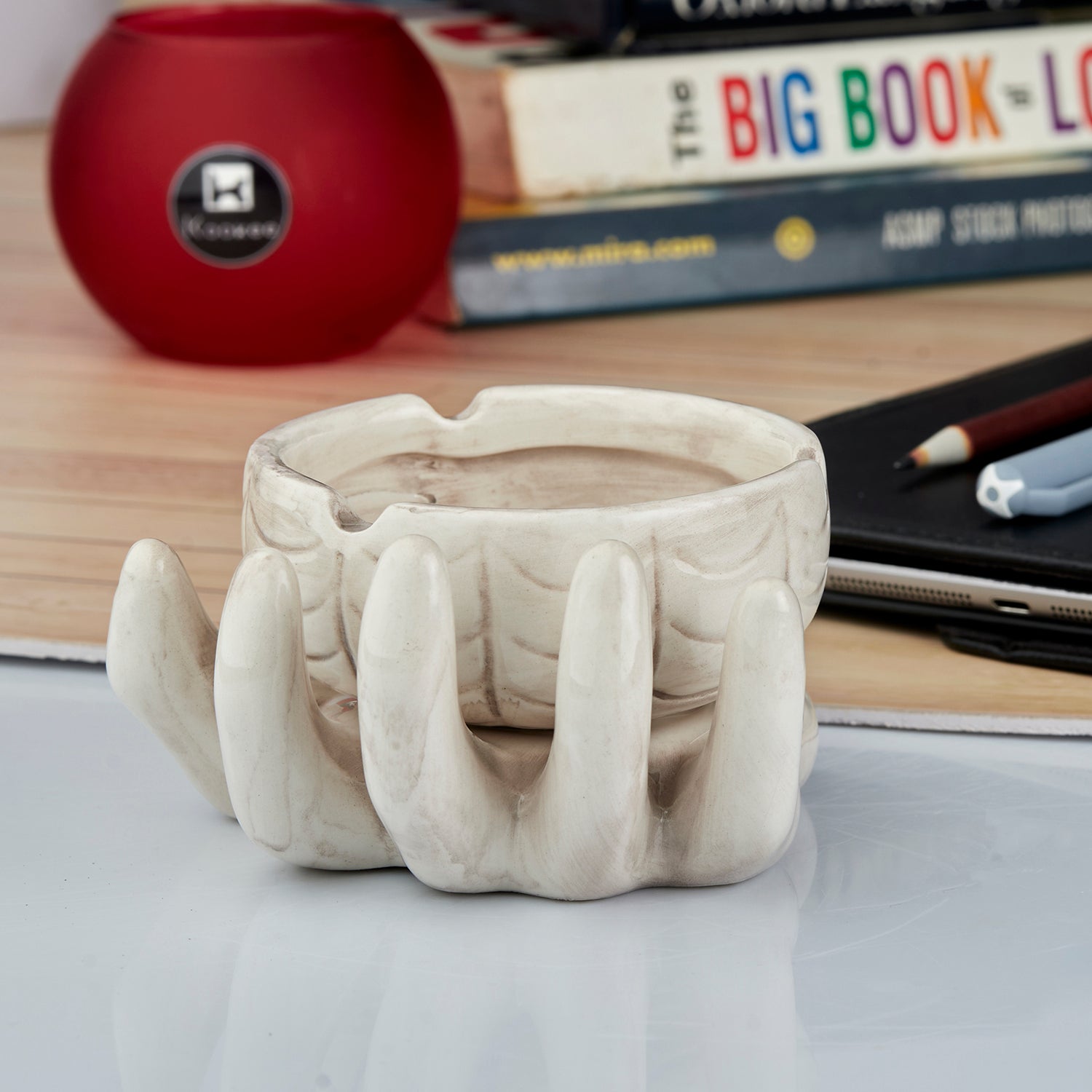 Ceramic Ashtray for Smokers (10761)