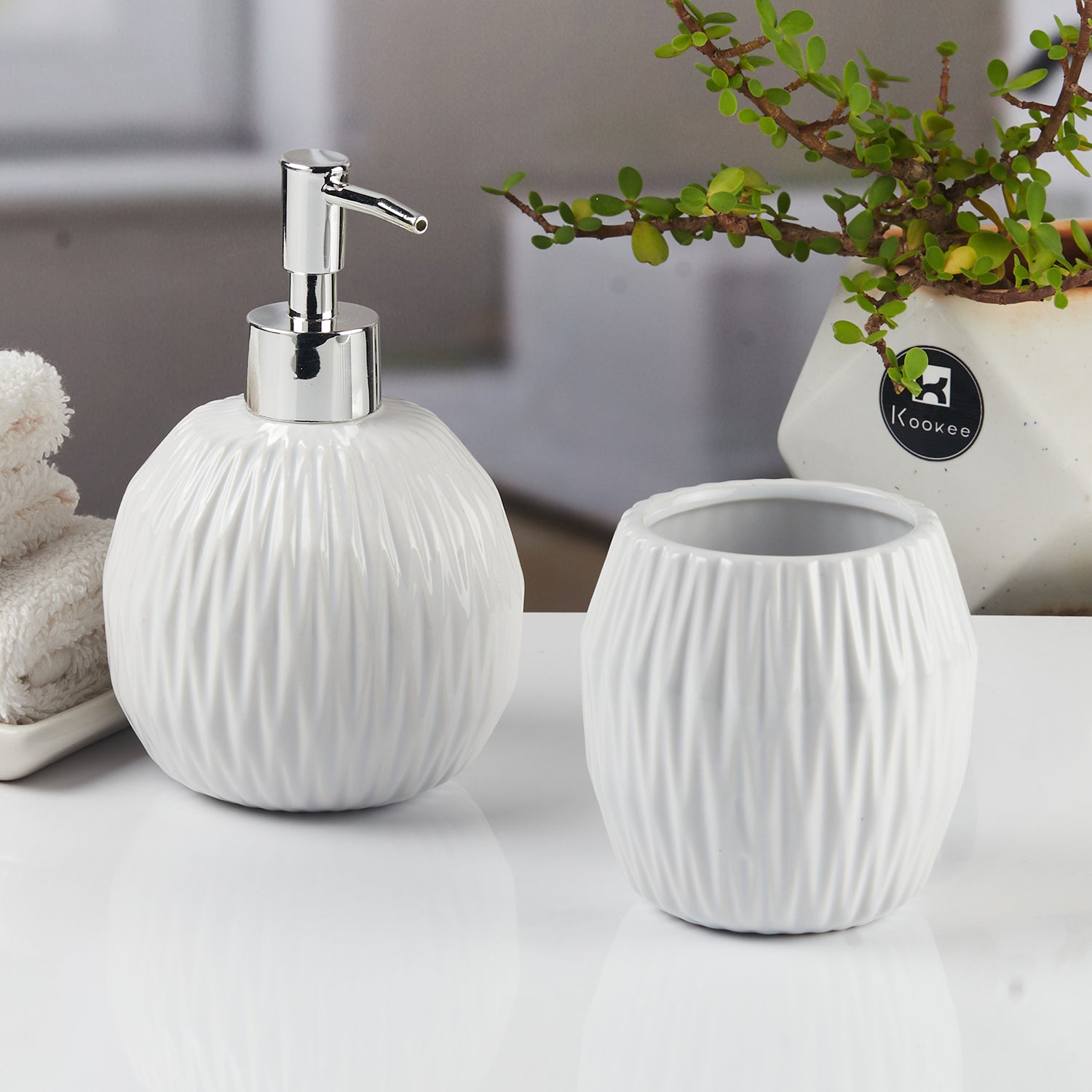 Ceramic Bathroom Accessories Set of 2 with Soap Dispenser (11106)