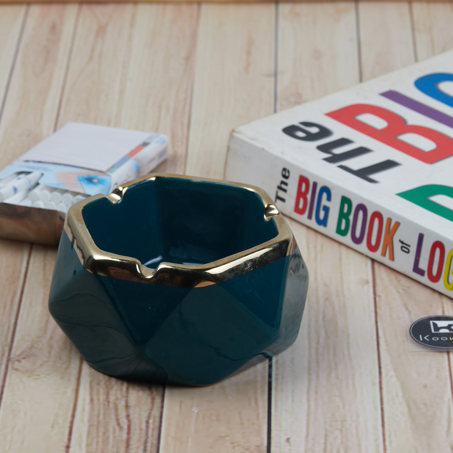 Groovy Ceramic Ashtray for Home & Office, Black (11351)