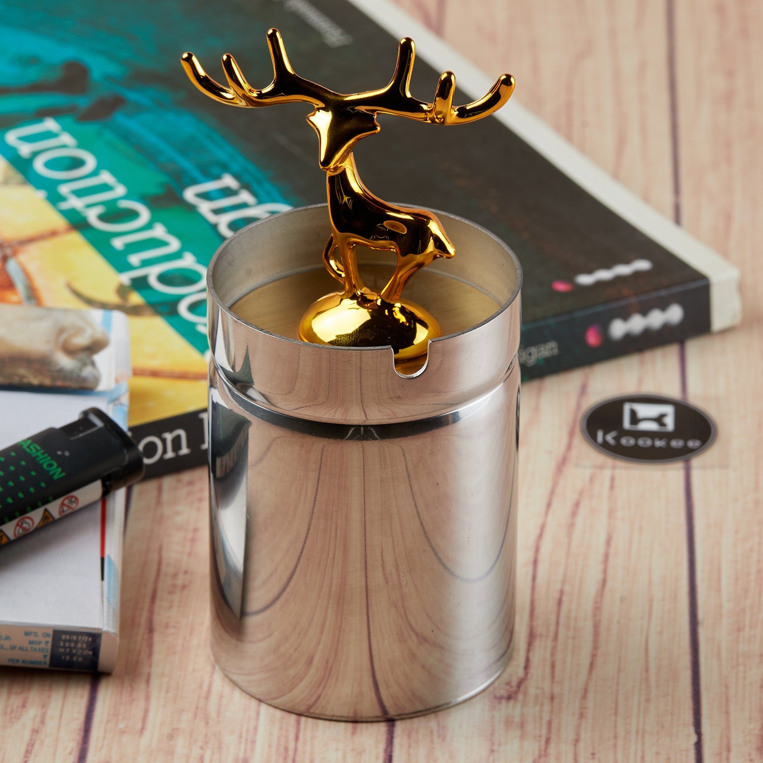 Stainless Steel Ash Tray with Lid for Cigarettes, X-Large, Set of 1 (11487)